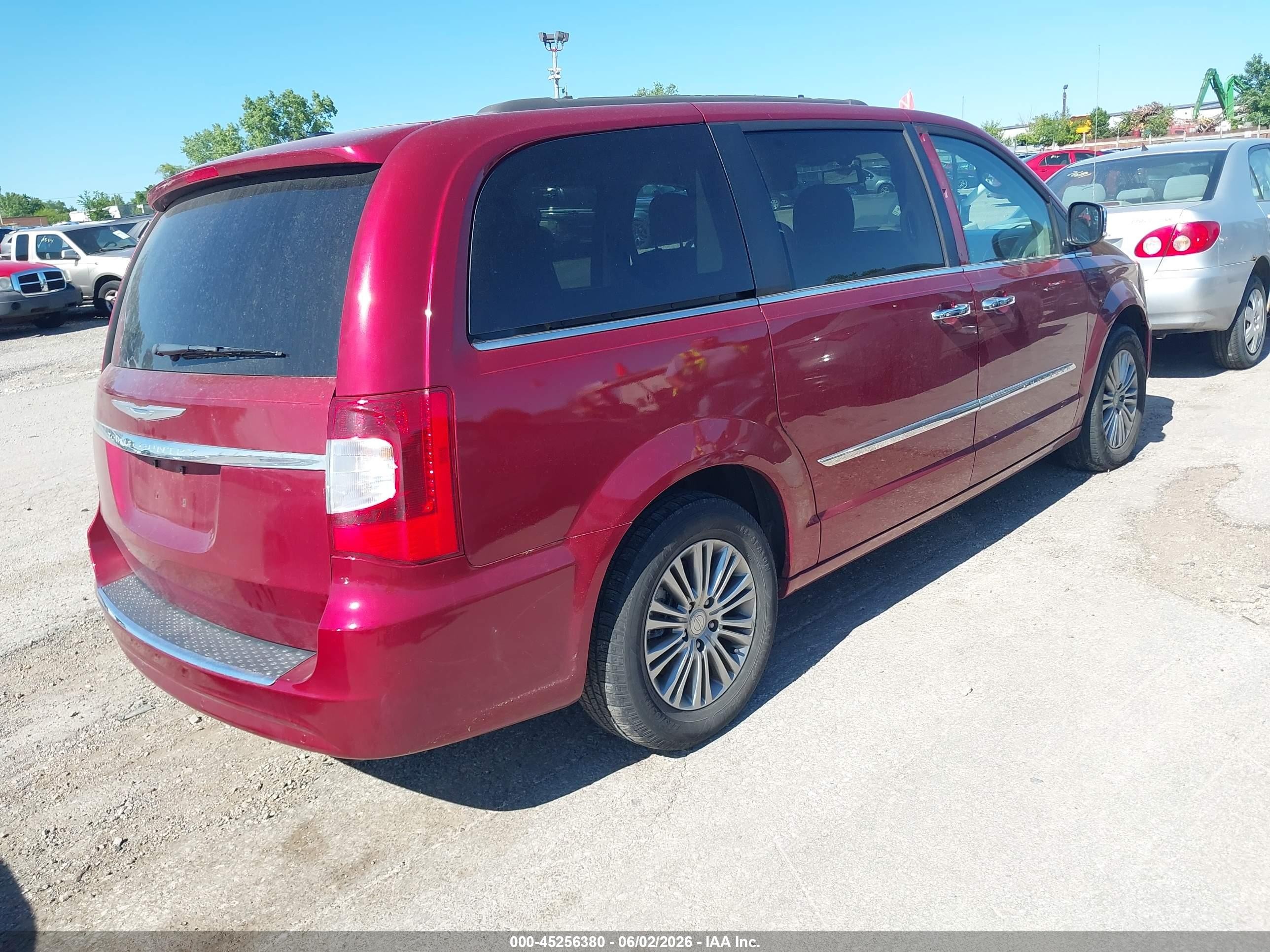 2014 Chrysler Town & Country Touring-l Red vin: 2C4RC1CG9ER413187