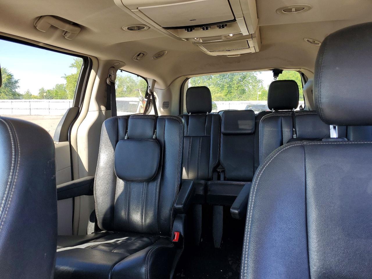 2014 Chrysler Town & Country Touring L Серебряный vin: 2C4RC1CG9ER461028