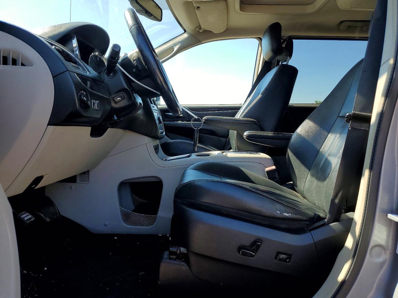 2014 Chrysler Town & Country Touring L Серебряный vin: 2C4RC1CG9ER461028