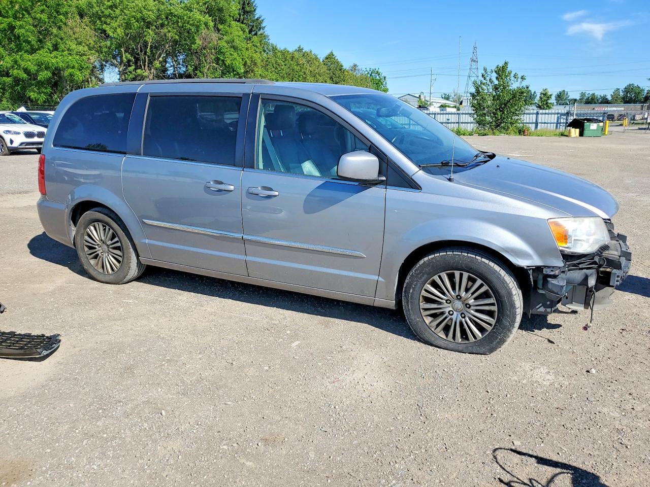 2014 Chrysler Town & Country Touring L Серебряный vin: 2C4RC1CG9ER461028