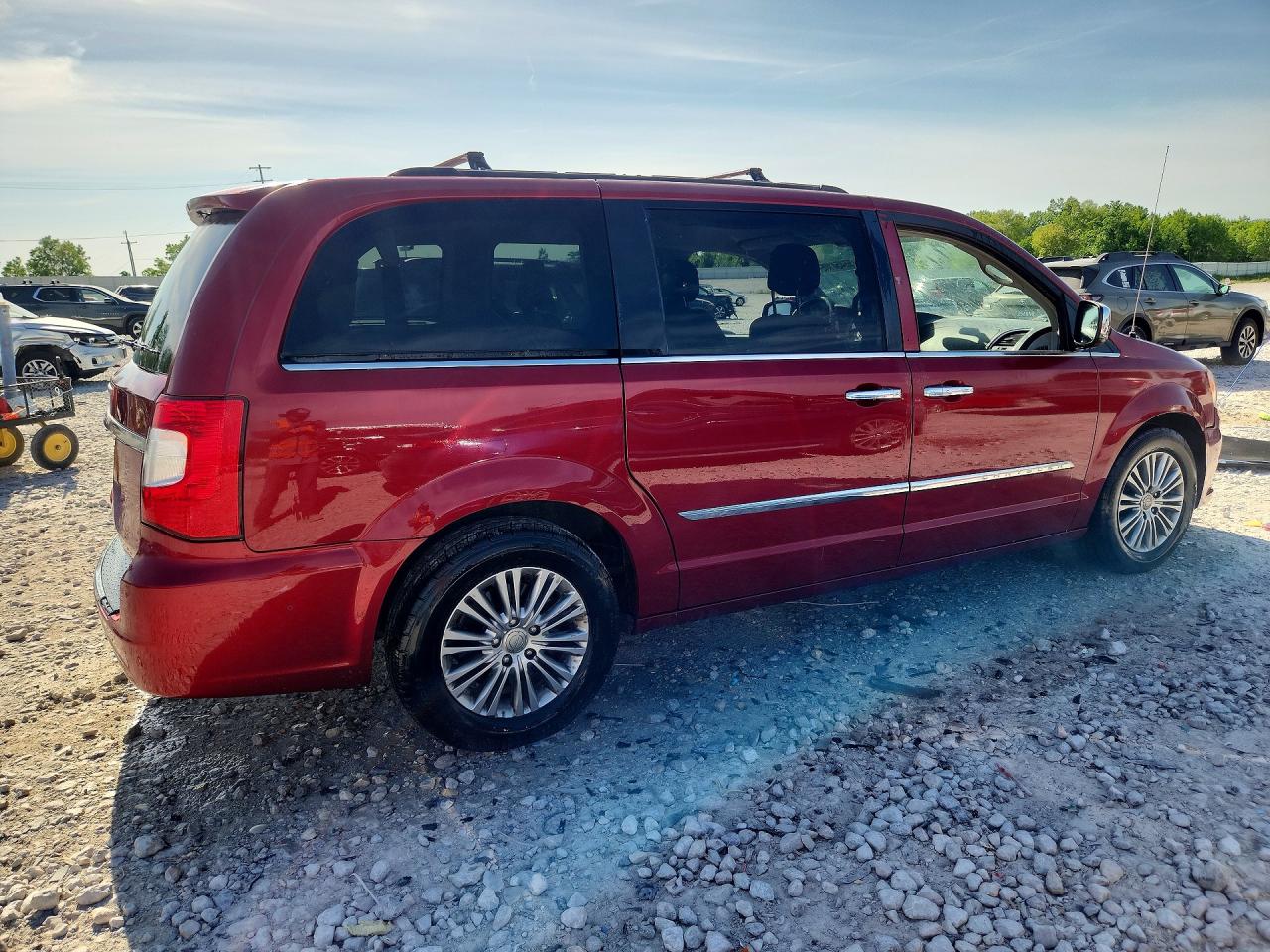 2014 Chrysler Town & Country Touring L Red vin: 2C4RC1CG9ER467010
