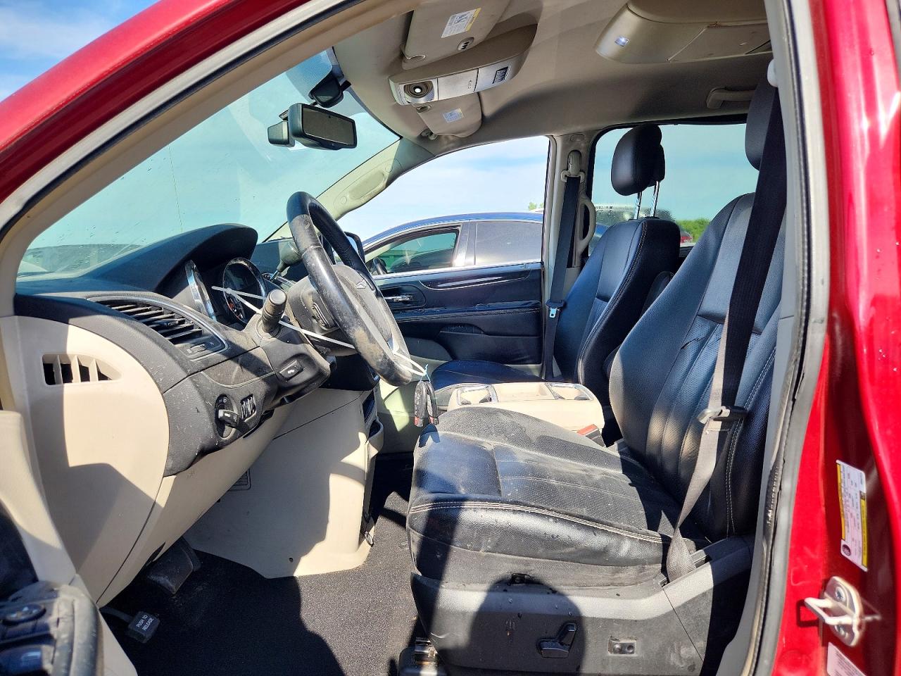 2014 Chrysler Town & Country Touring L Red vin: 2C4RC1CG9ER467010