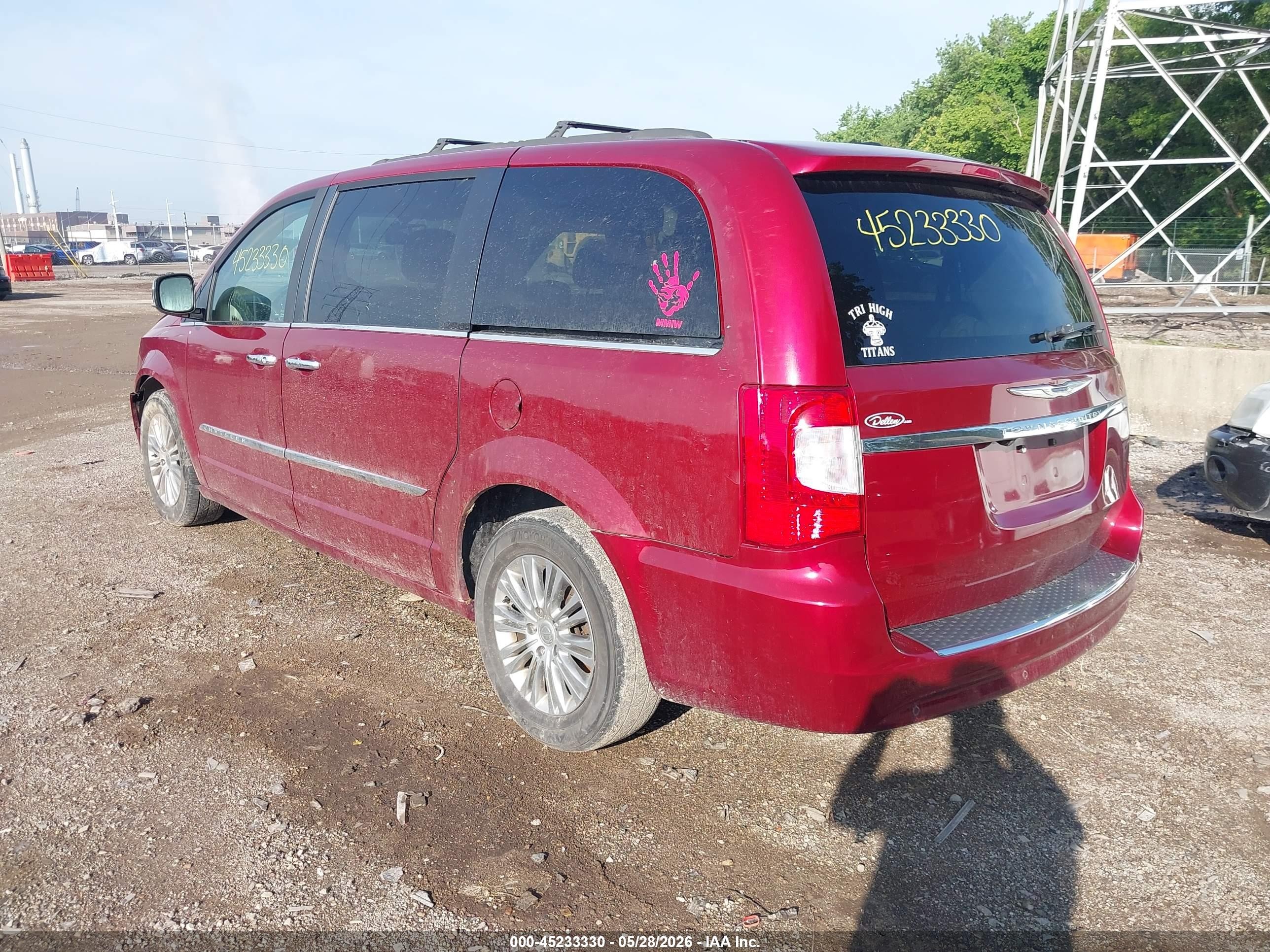 2015 Chrysler Town & Country Touring-l Red vin: 2C4RC1CG9FR525652