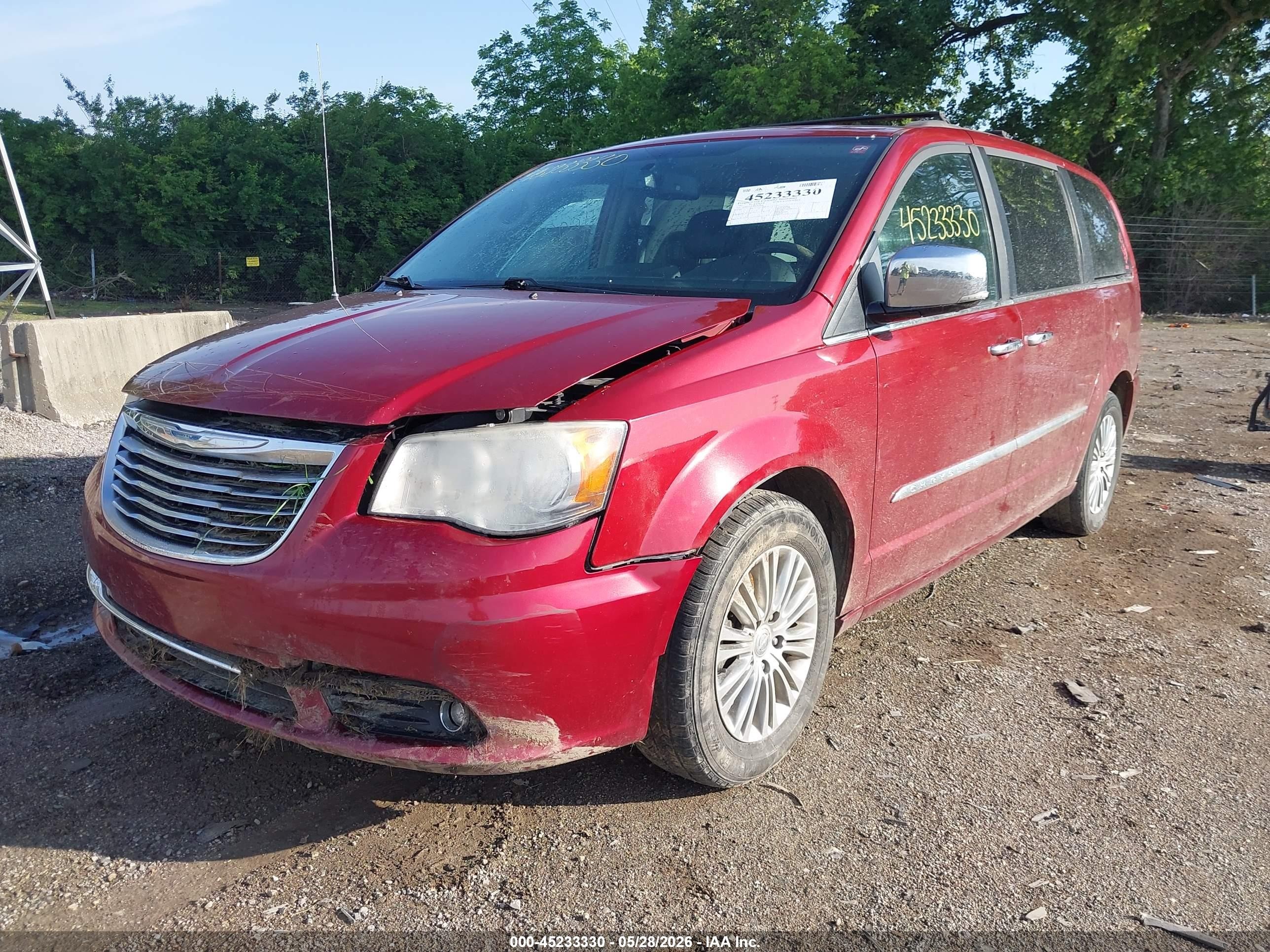 2015 Chrysler Town & Country Touring-l Red vin: 2C4RC1CG9FR525652