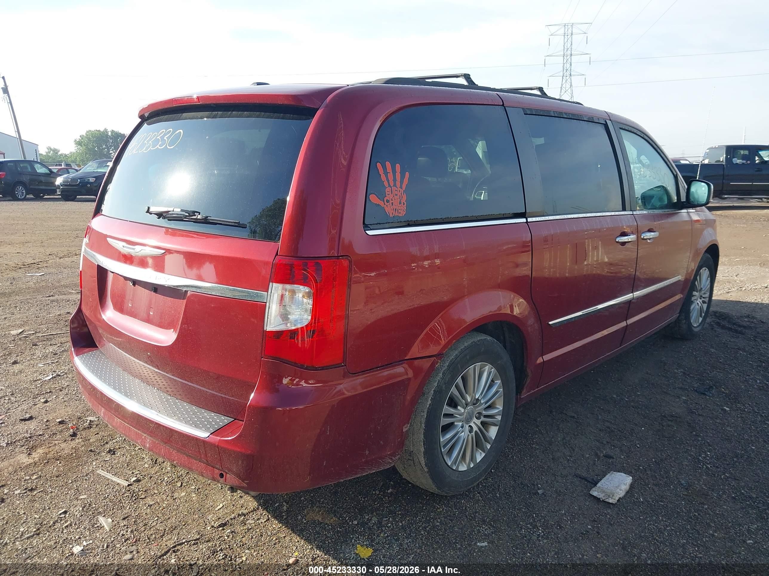 2015 Chrysler Town & Country Touring-l Red vin: 2C4RC1CG9FR525652