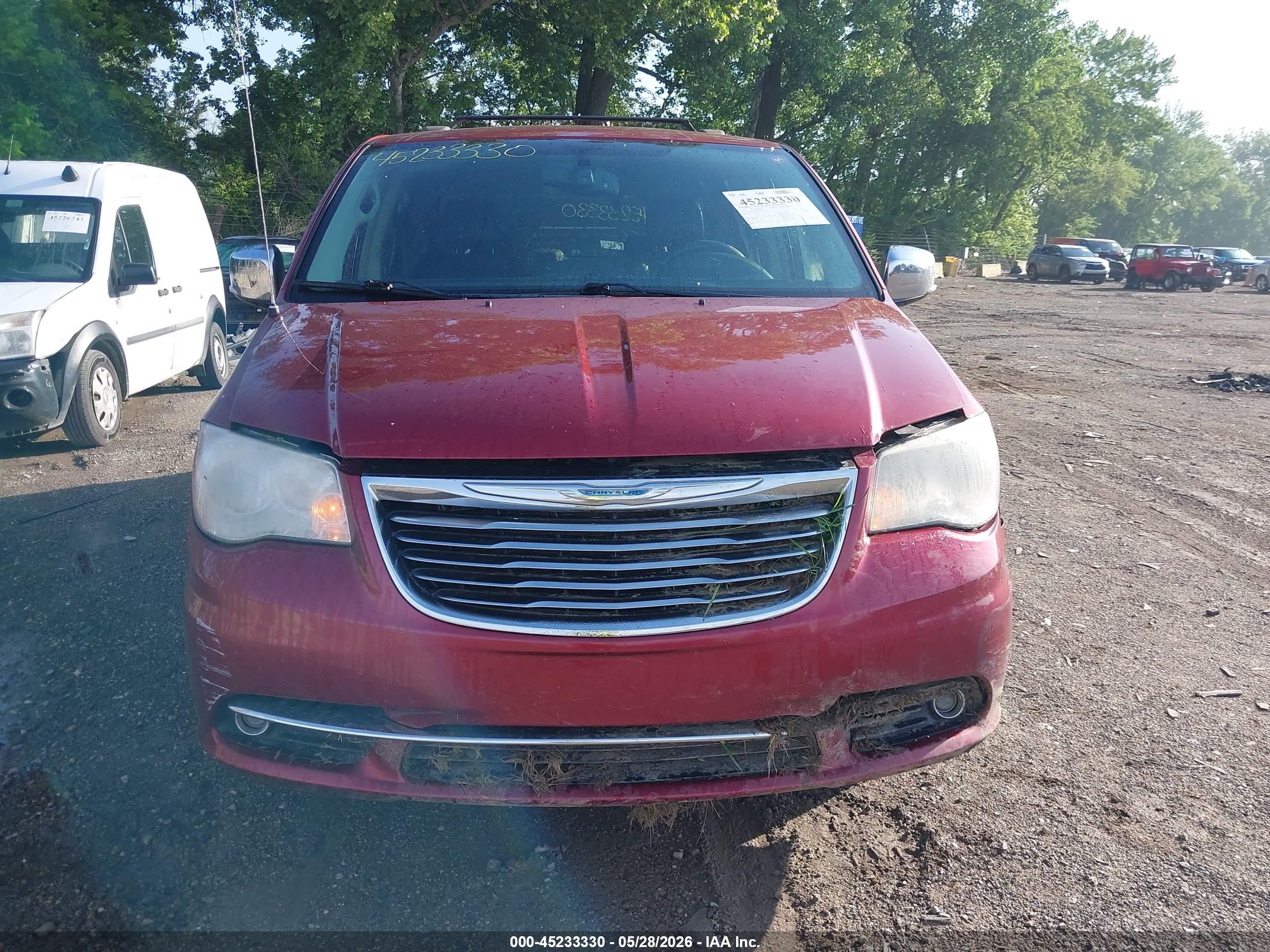 2015 Chrysler Town & Country Touring-l Red vin: 2C4RC1CG9FR525652