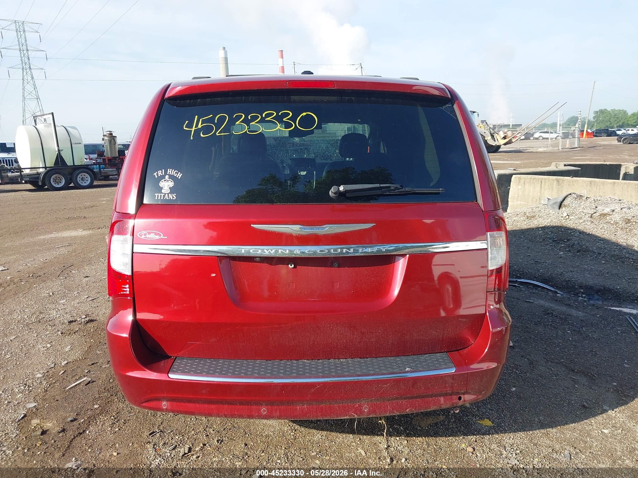 2015 Chrysler Town & Country Touring-l Red vin: 2C4RC1CG9FR525652