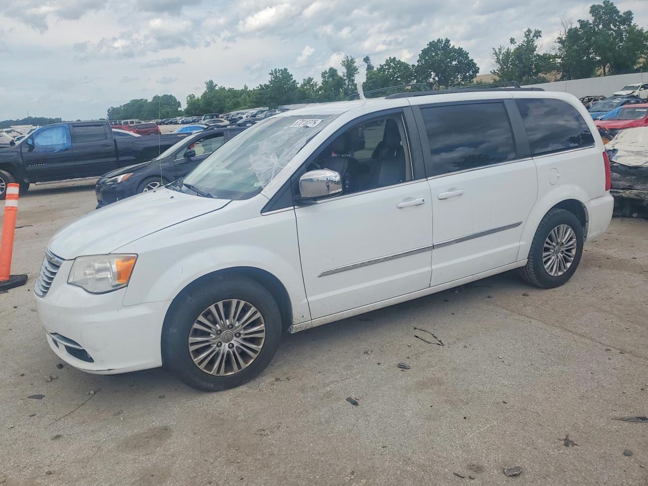 2015 Chrysler Town & Country Touring L White vin: 2C4RC1CG9FR588699