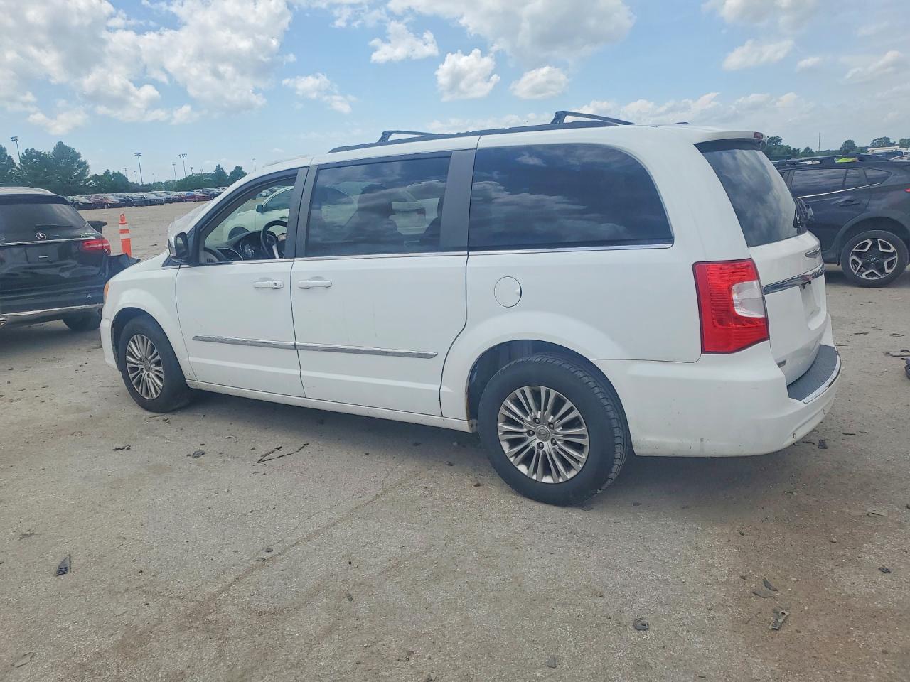 2015 Chrysler Town & Country Touring L White vin: 2C4RC1CG9FR588699