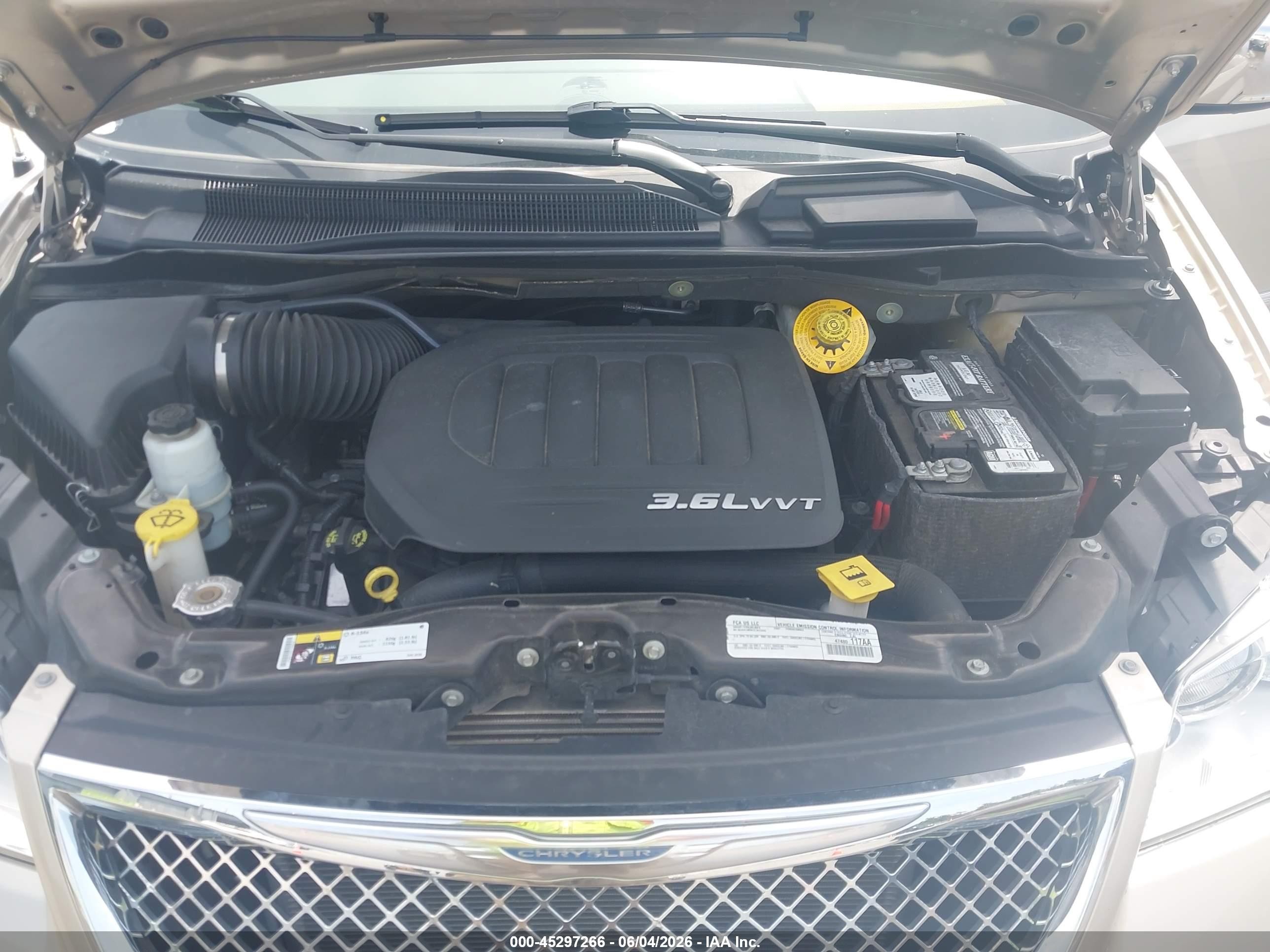 2015 Chrysler Town & Country Touring-l Tan vin: 2C4RC1CG9FR656340
