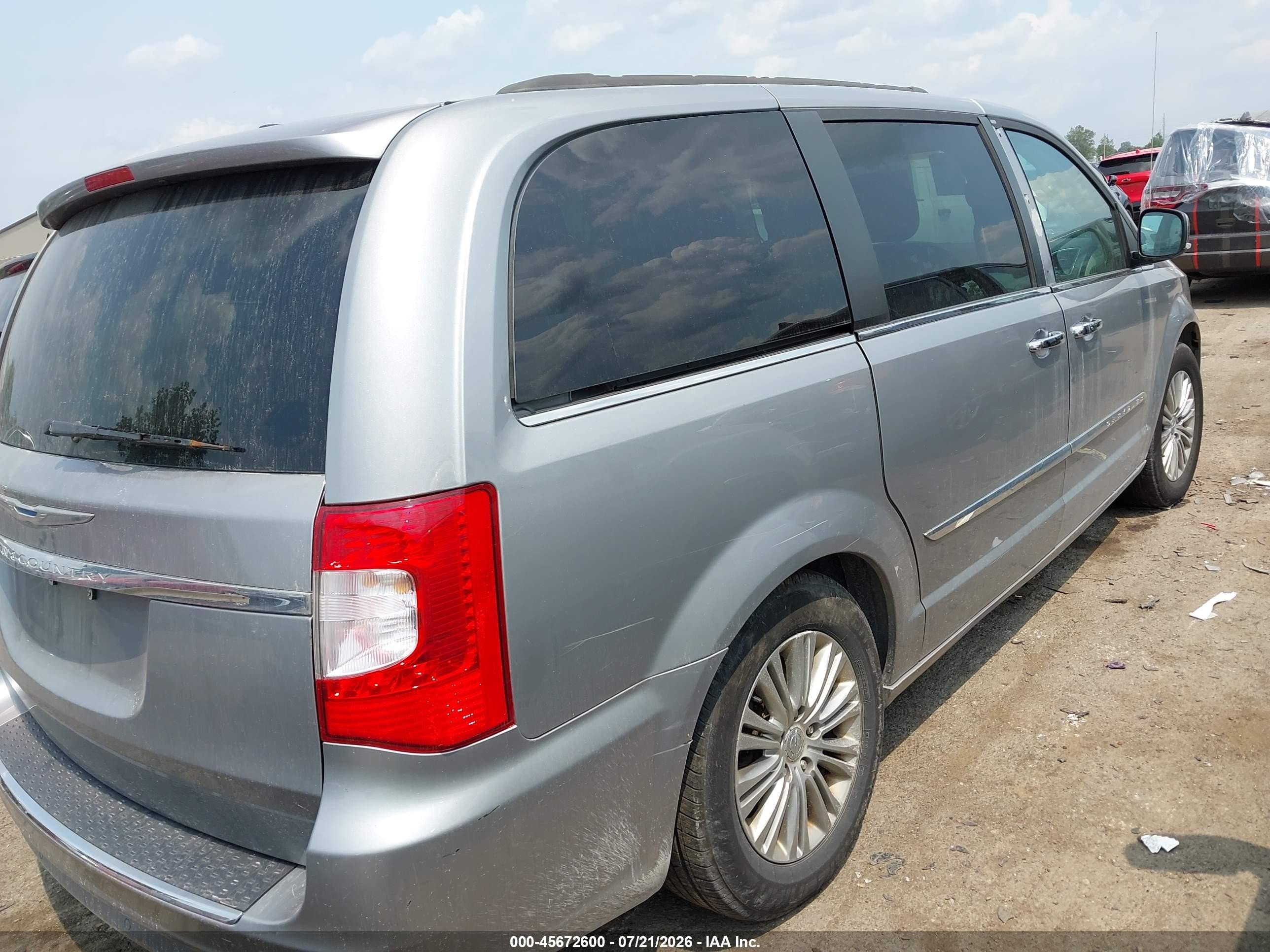 2015 Chrysler Town & Country Touring-l Silver vin: 2C4RC1CG9FR716987