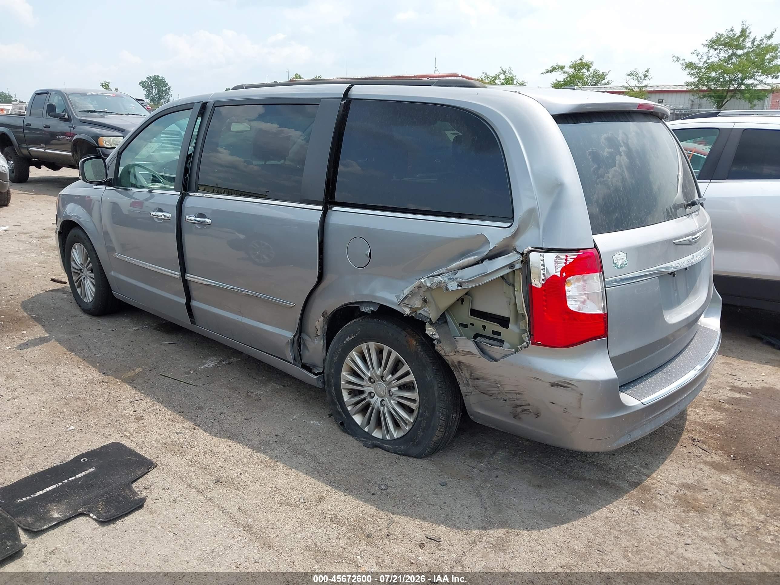 2015 Chrysler Town & Country Touring-l Silver vin: 2C4RC1CG9FR716987