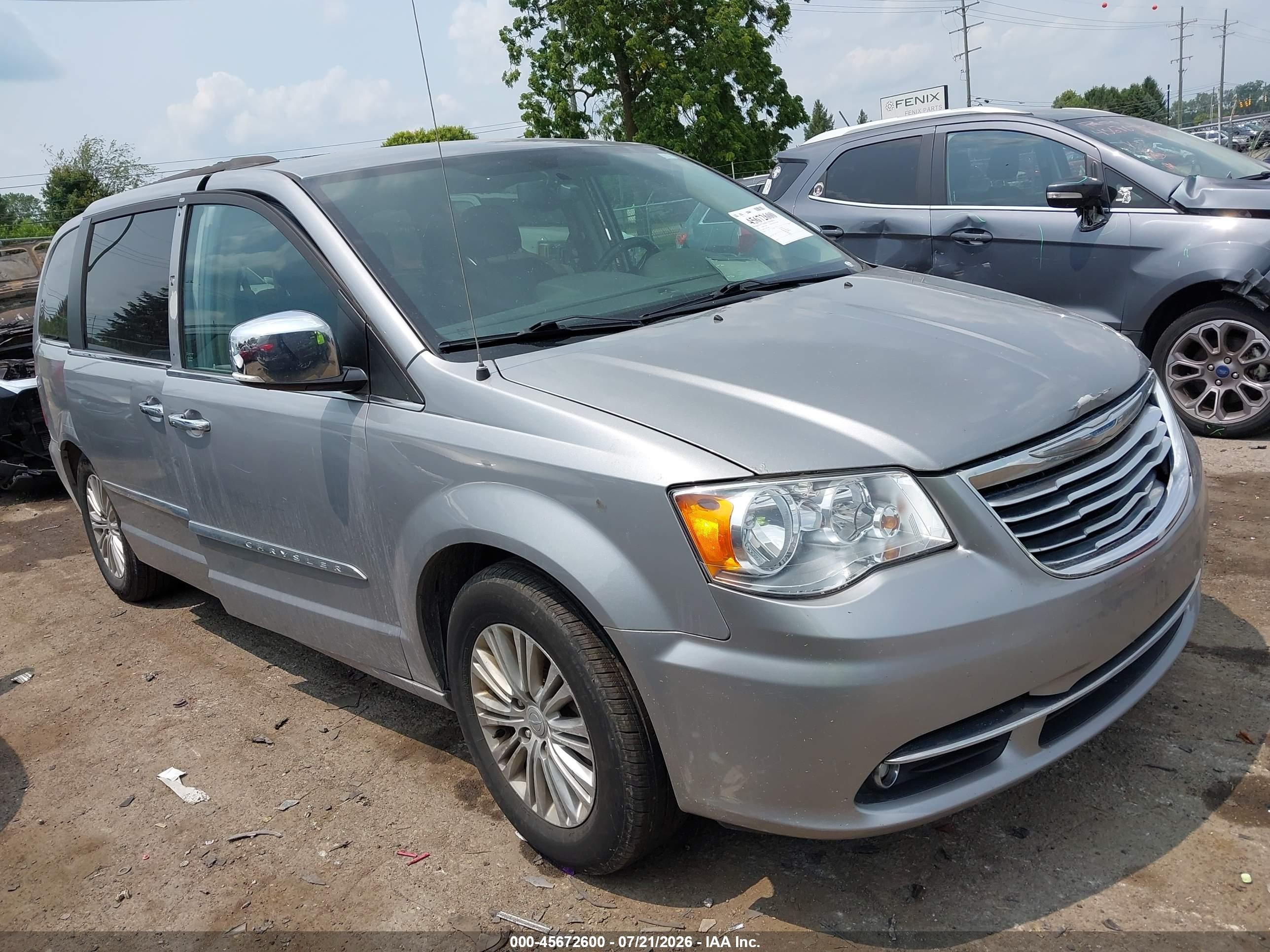 2015 Chrysler Town & Country Touring-l Silver vin: 2C4RC1CG9FR716987