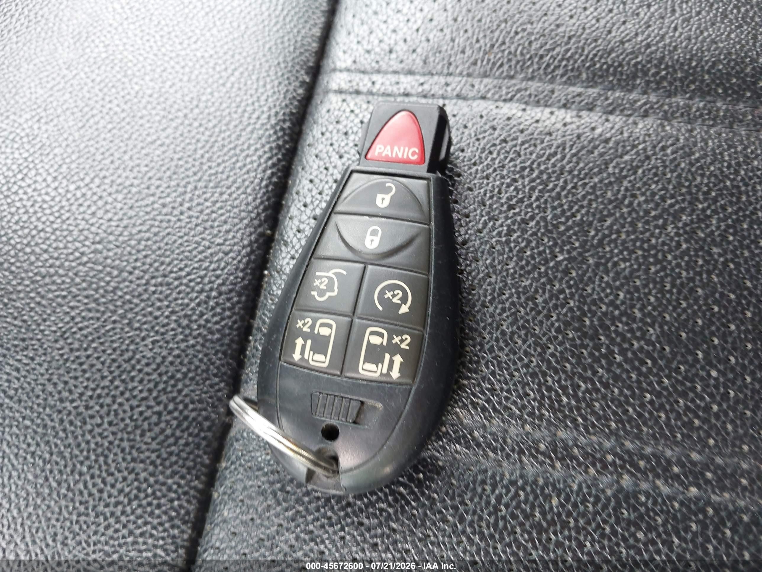 2015 Chrysler Town & Country Touring-l Silver vin: 2C4RC1CG9FR716987
