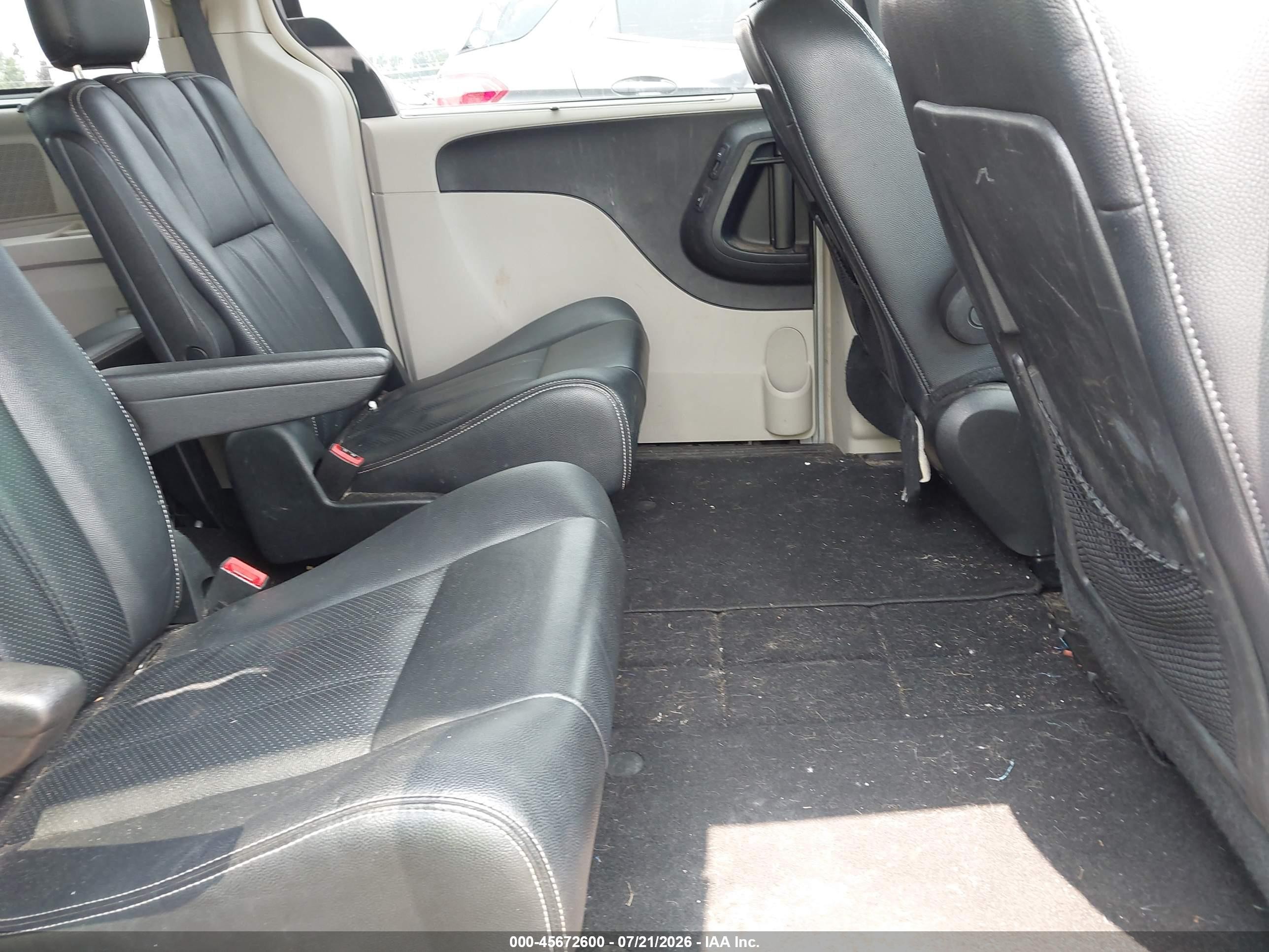 2015 Chrysler Town & Country Touring-l Silver vin: 2C4RC1CG9FR716987