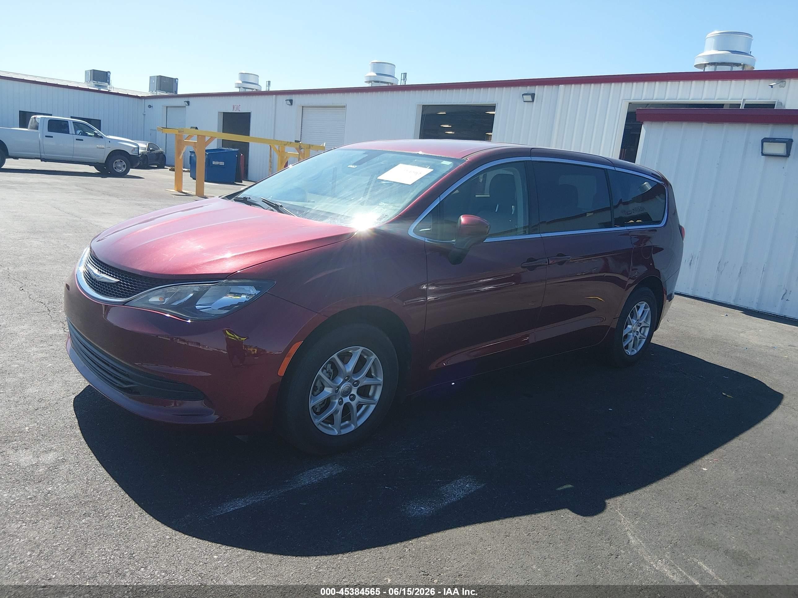 2020 Chrysler Voyager Lx Red vin: 2C4RC1CG9LR131192