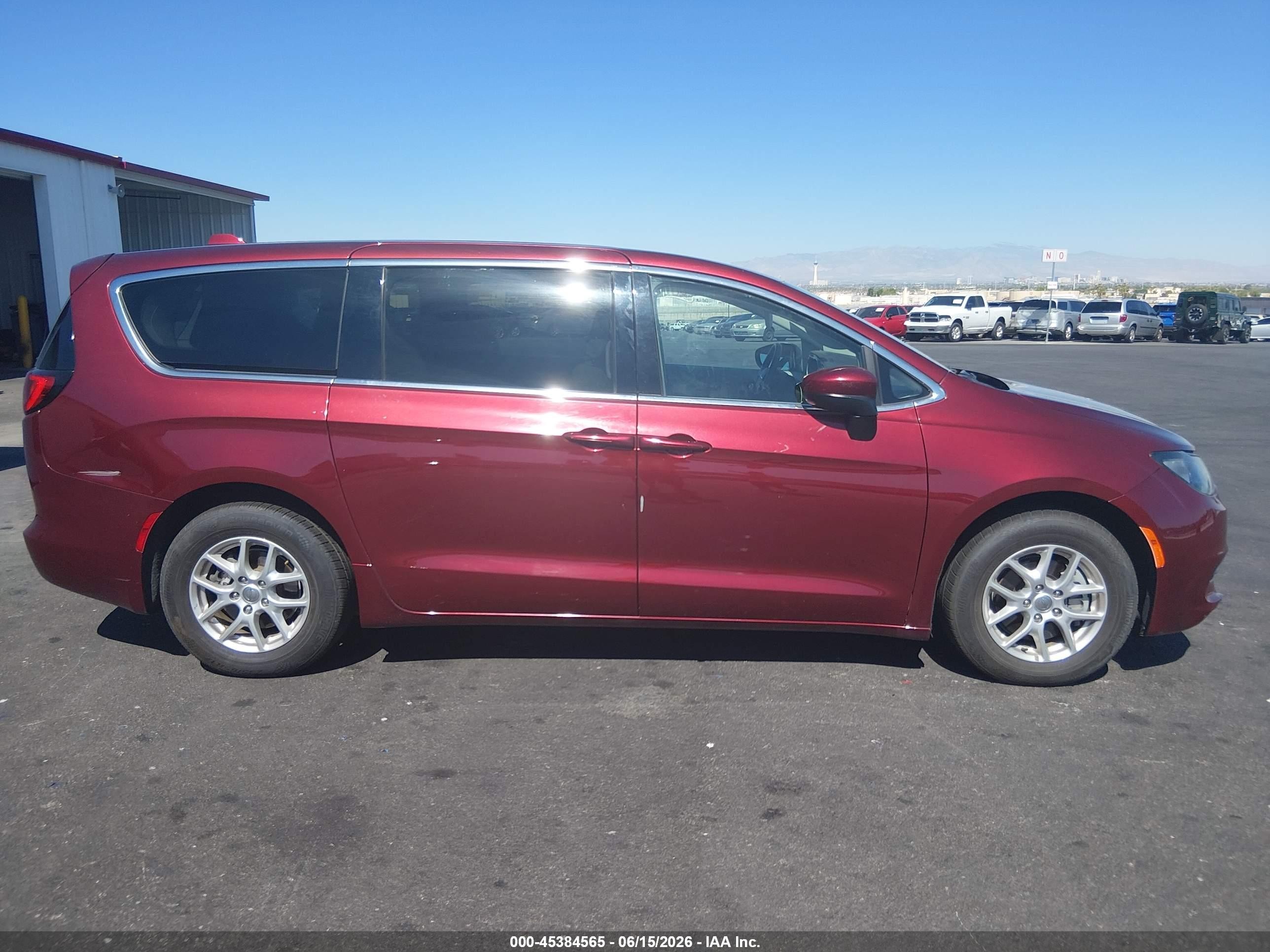 2020 Chrysler Voyager Lx Red vin: 2C4RC1CG9LR131192