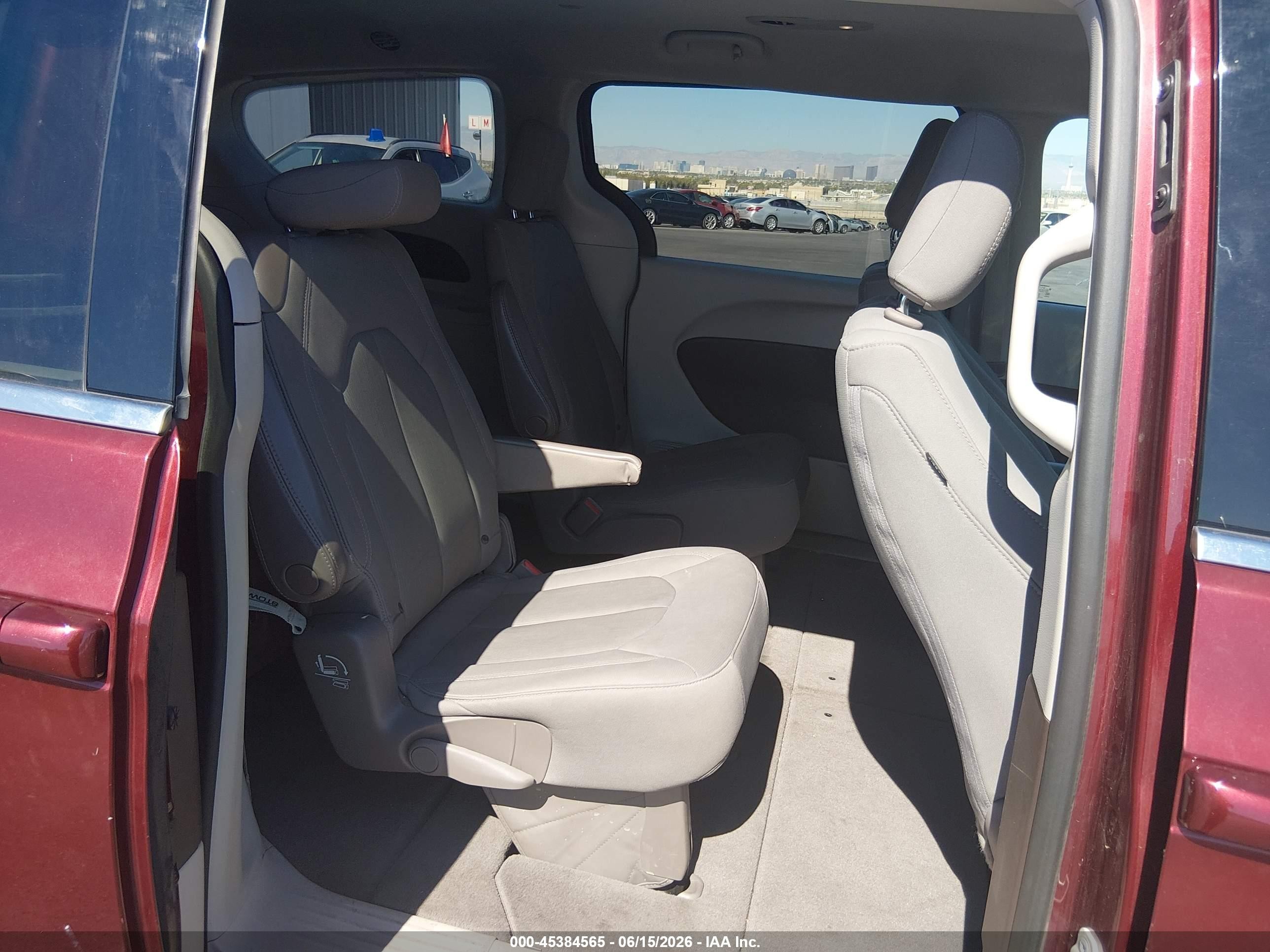 2020 Chrysler Voyager Lx Red vin: 2C4RC1CG9LR131192