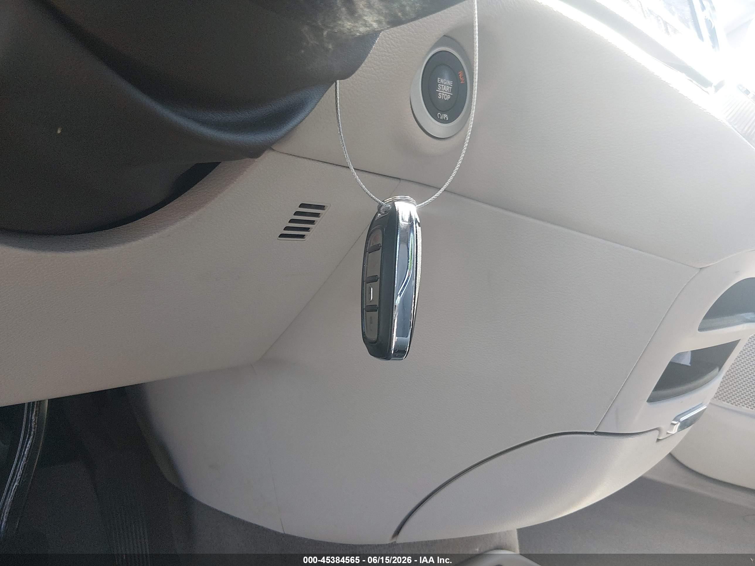 2020 Chrysler Voyager Lx Red vin: 2C4RC1CG9LR131192