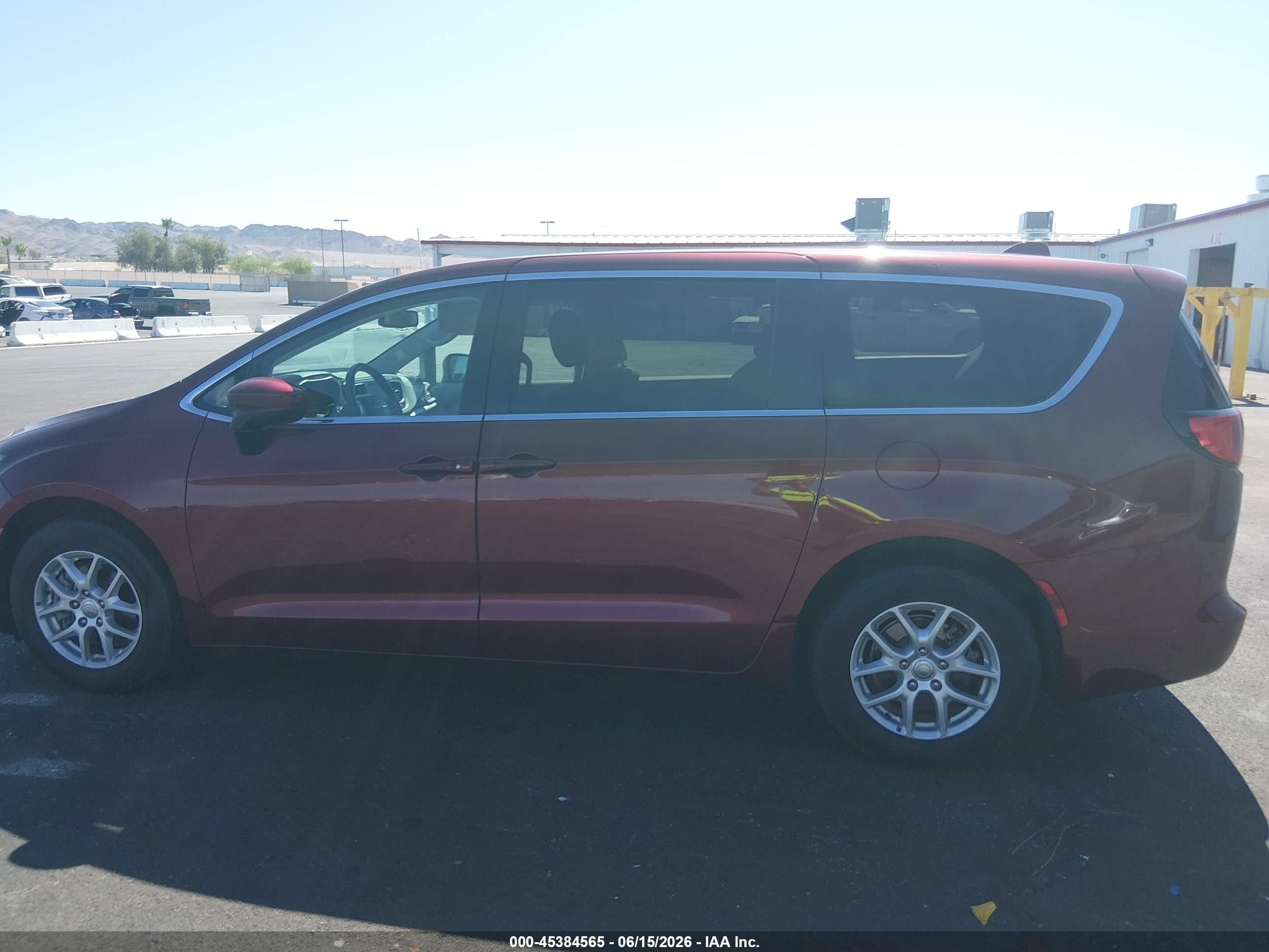 2020 Chrysler Voyager Lx Red vin: 2C4RC1CG9LR131192