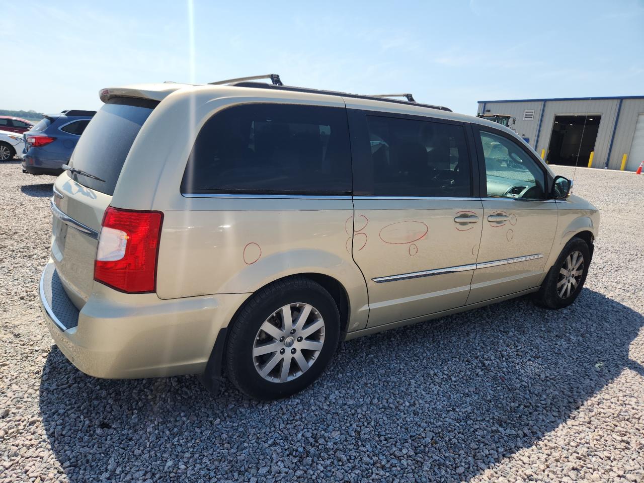 2012 Chrysler Town & Country Touring L Cream vin: 2C4RC1CGXCR146090
