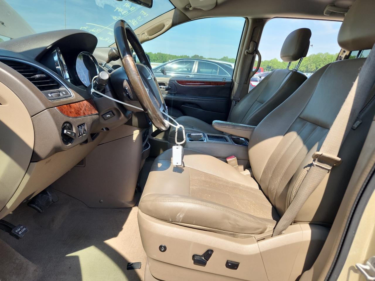 2012 Chrysler Town & Country Touring L Cream vin: 2C4RC1CGXCR146090