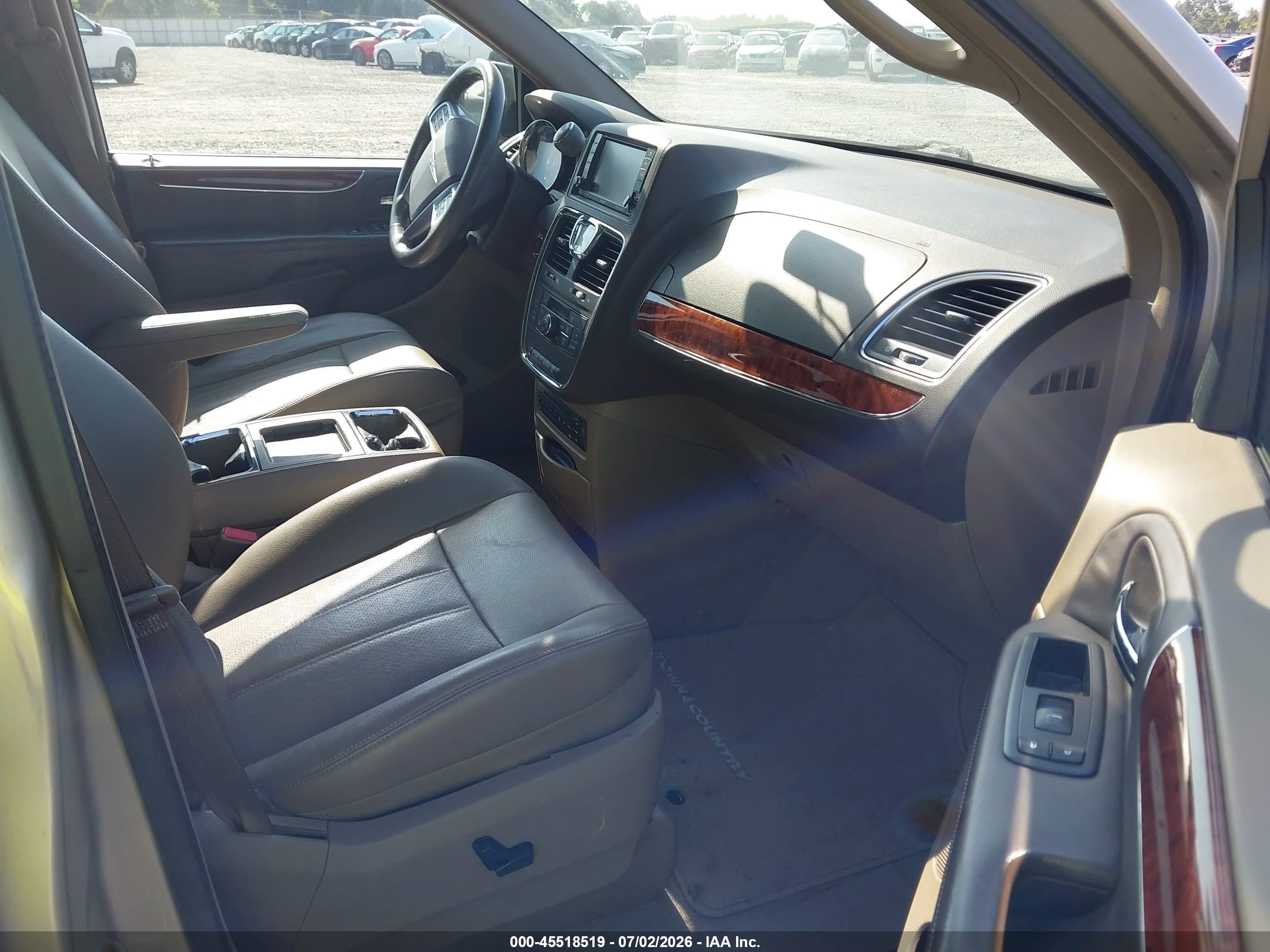 2012 Chrysler Town & Country Touring-l Champagne vin: 2C4RC1CGXCR393237