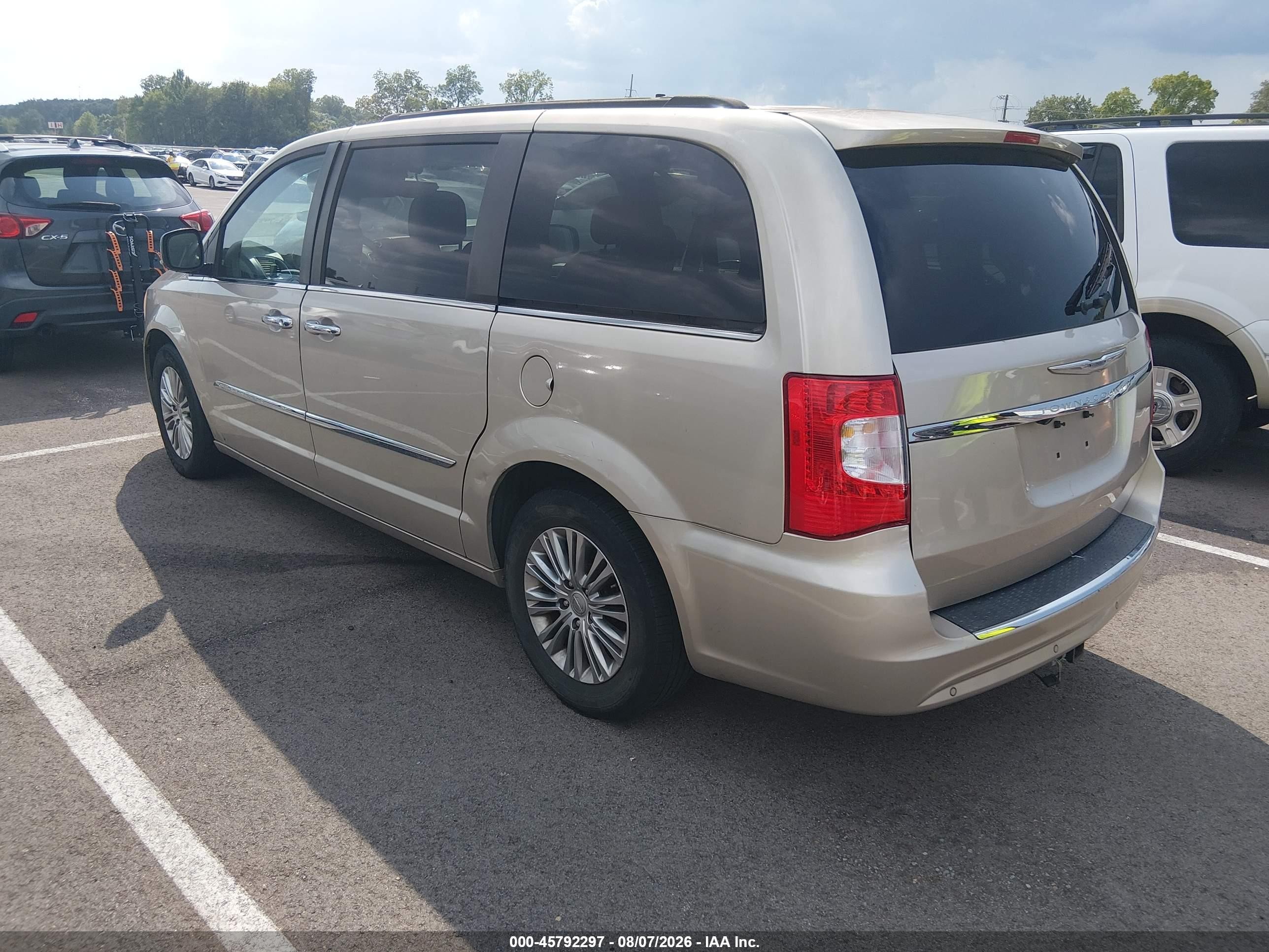 2013 Chrysler Town & Country Touring-l Beige vin: 2C4RC1CGXDR574937