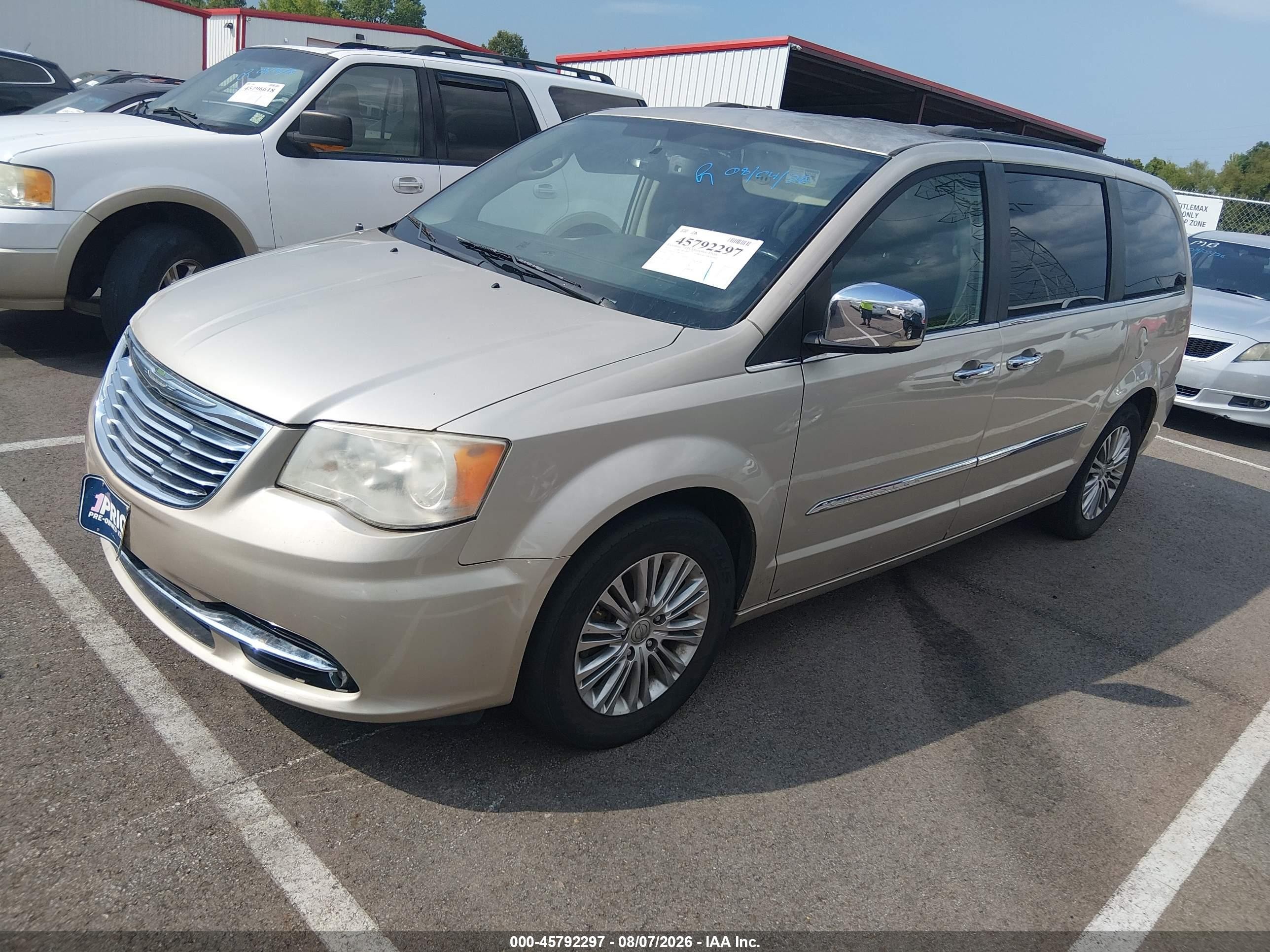 2013 Chrysler Town & Country Touring-l Beige vin: 2C4RC1CGXDR574937