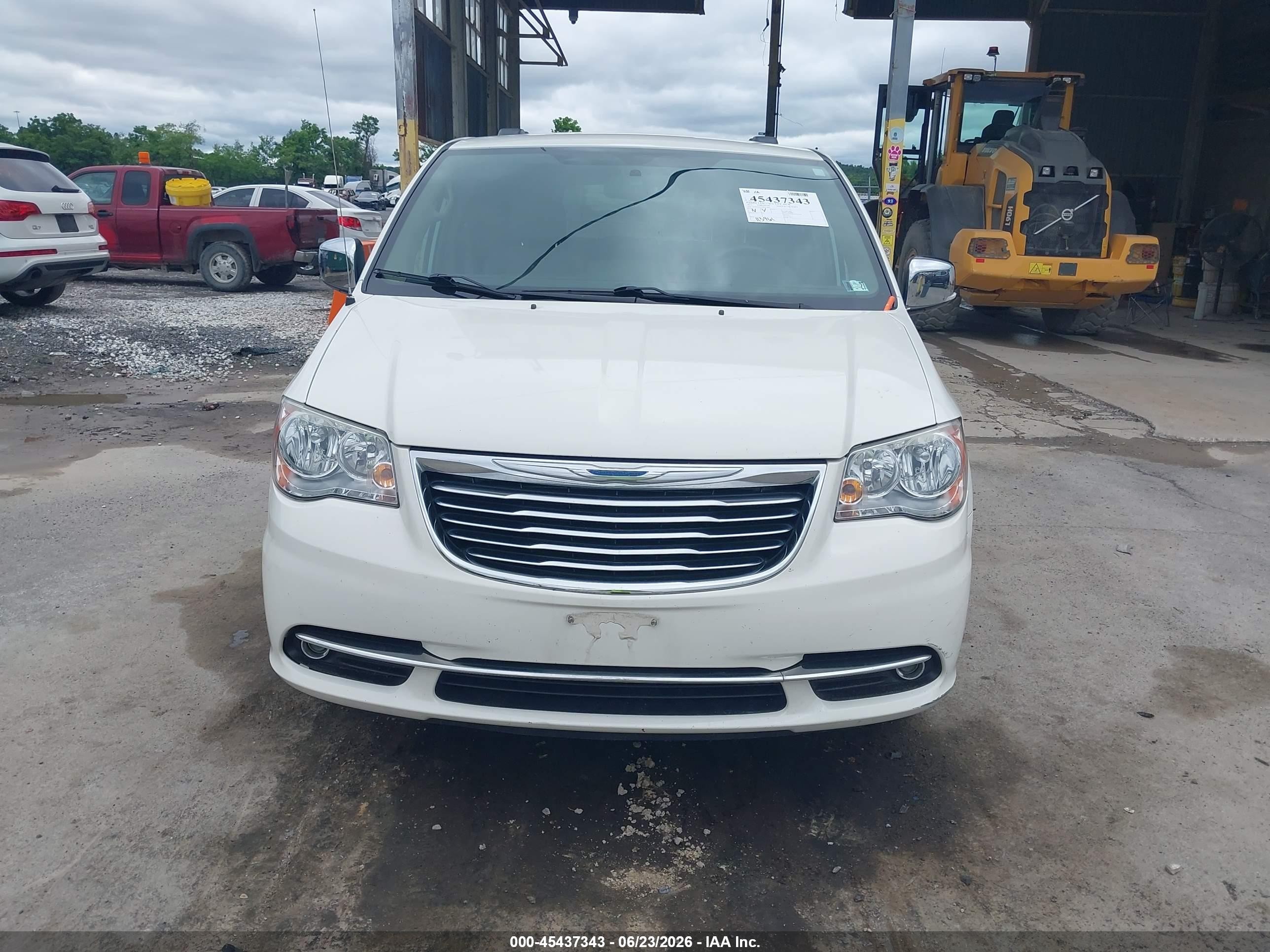 2013 Chrysler Town & Country Touring-l Белый vin: 2C4RC1CGXDR614983