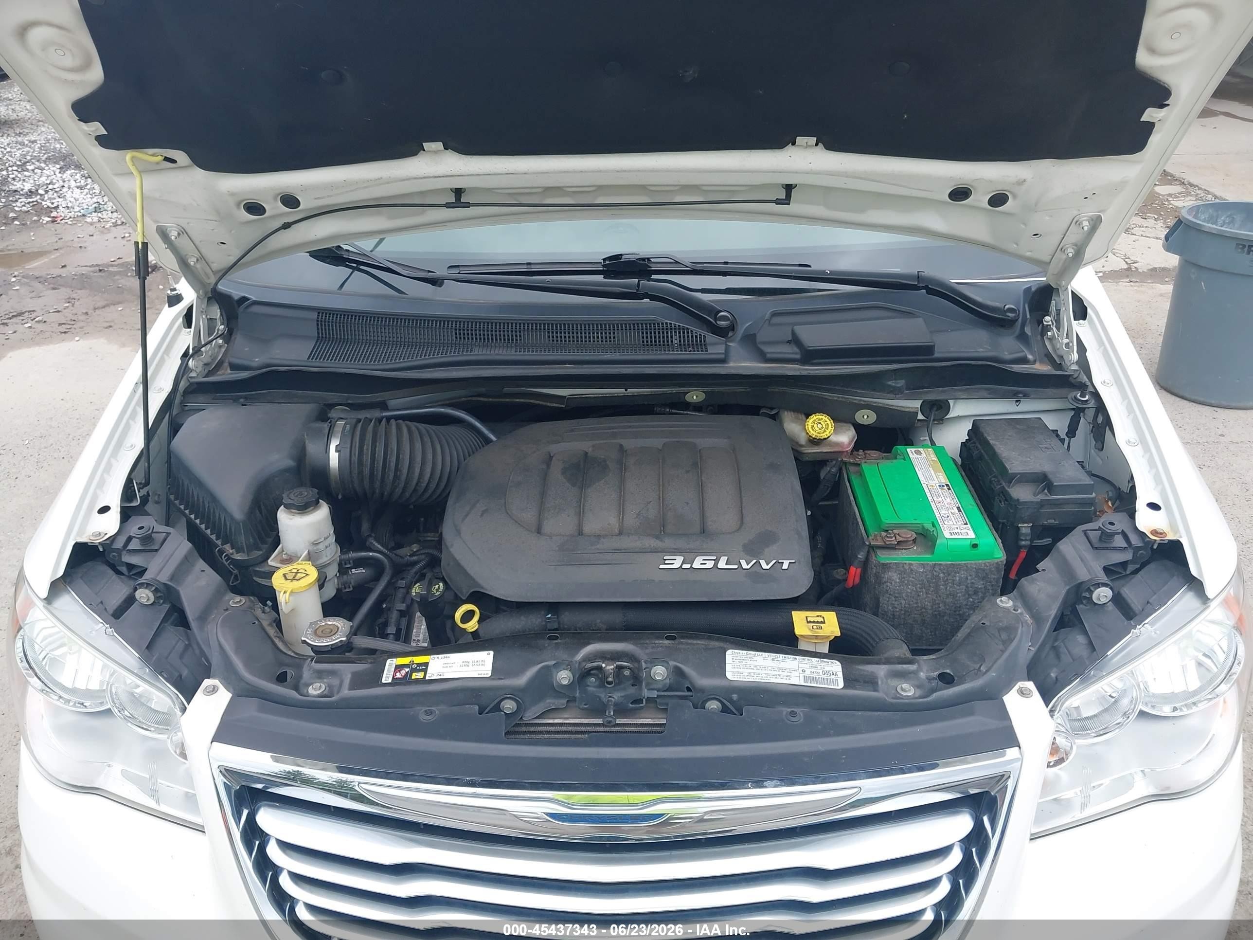 2013 Chrysler Town & Country Touring-l Белый vin: 2C4RC1CGXDR614983