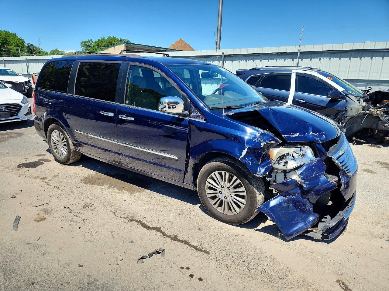 2013 Chrysler Town & Country Touring L Blue vin: 2C4RC1CGXDR623151