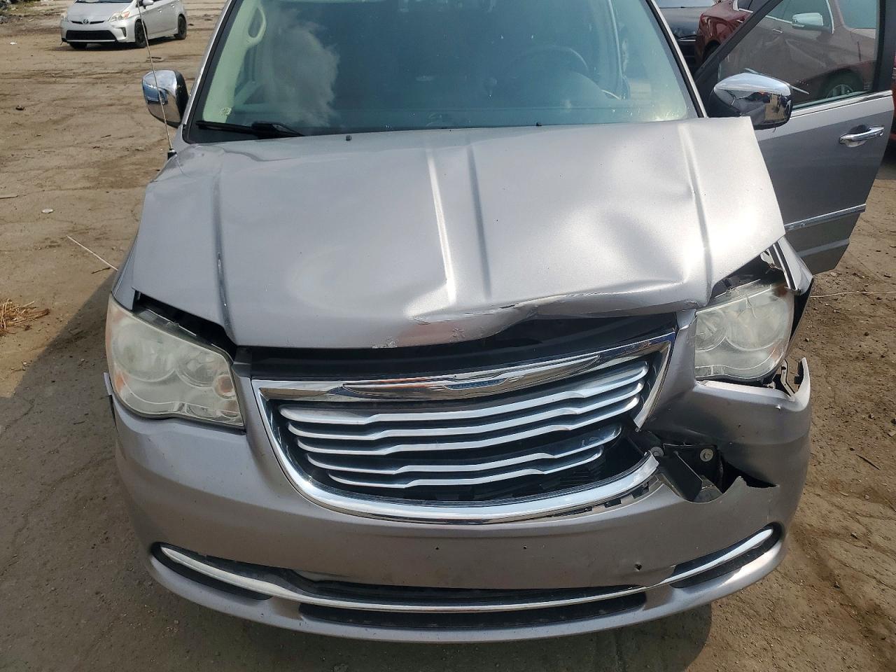 2013 Chrysler Town & Country Touring L Silver vin: 2C4RC1CGXDR647675