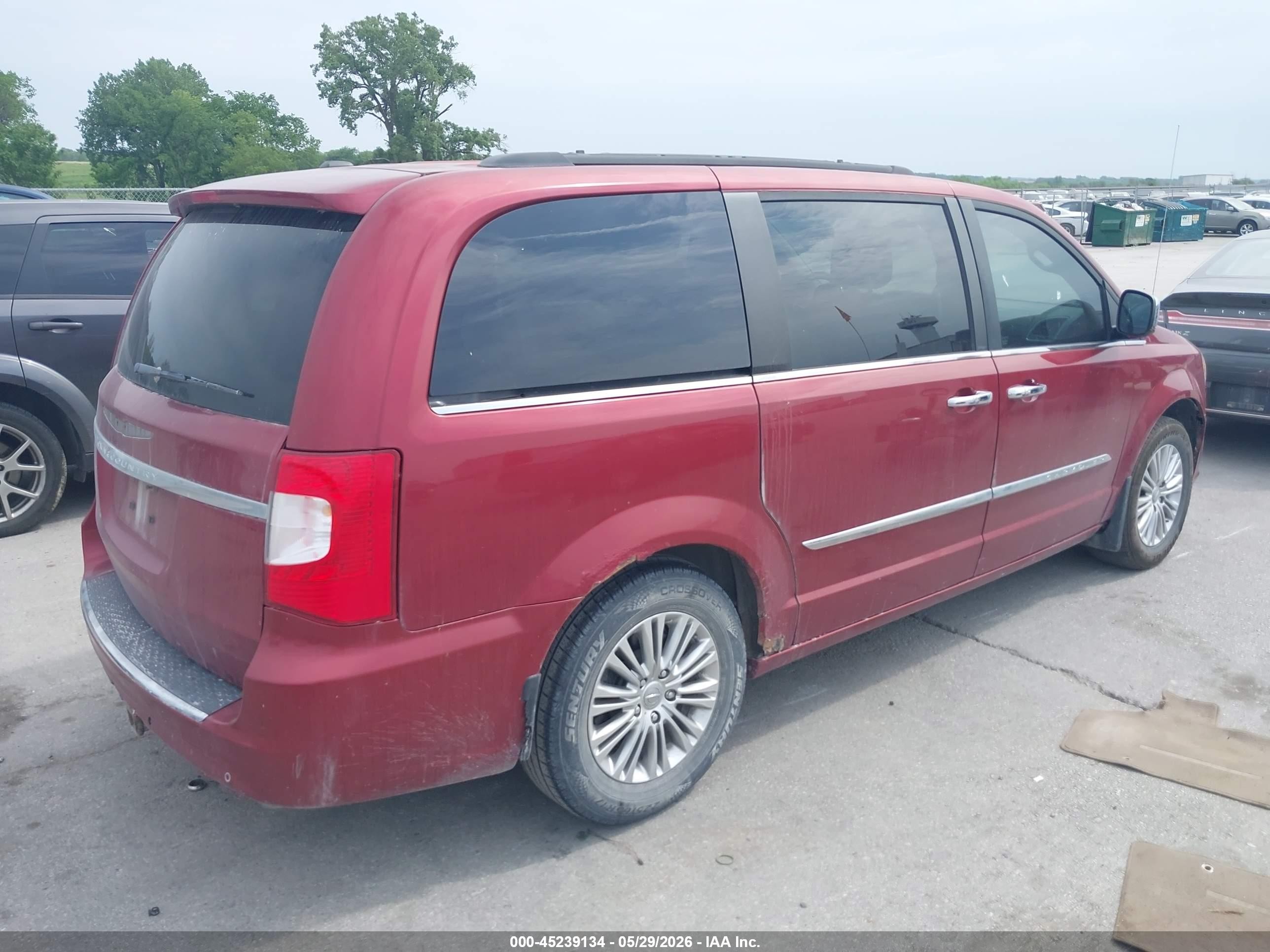 2013 Chrysler Town & Country Touring-l Red vin: 2C4RC1CGXDR653900
