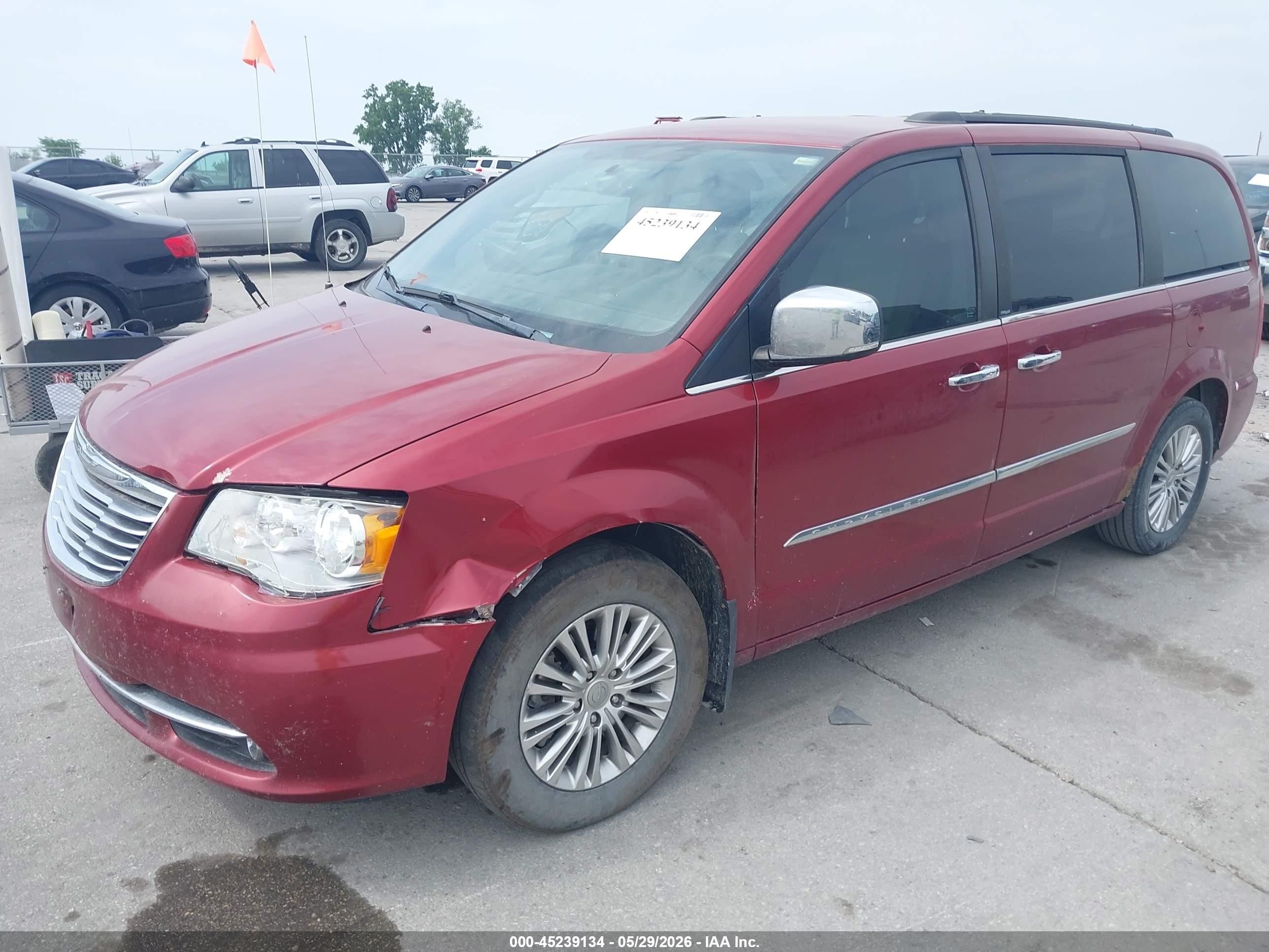 2013 Chrysler Town & Country Touring-l Red vin: 2C4RC1CGXDR653900