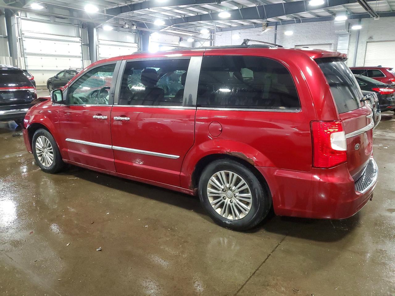 2013 Chrysler Town & Country Touring L Red vin: 2C4RC1CGXDR756637