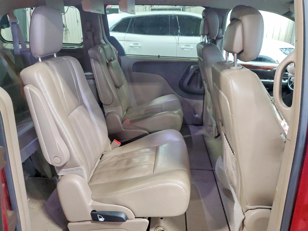 2013 Chrysler Town & Country Touring L Red vin: 2C4RC1CGXDR756637