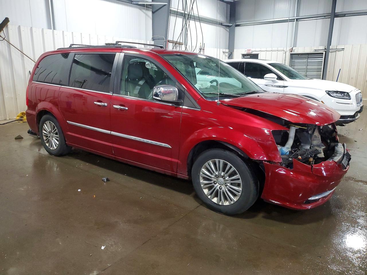 2013 Chrysler Town & Country Touring L Red vin: 2C4RC1CGXDR756637