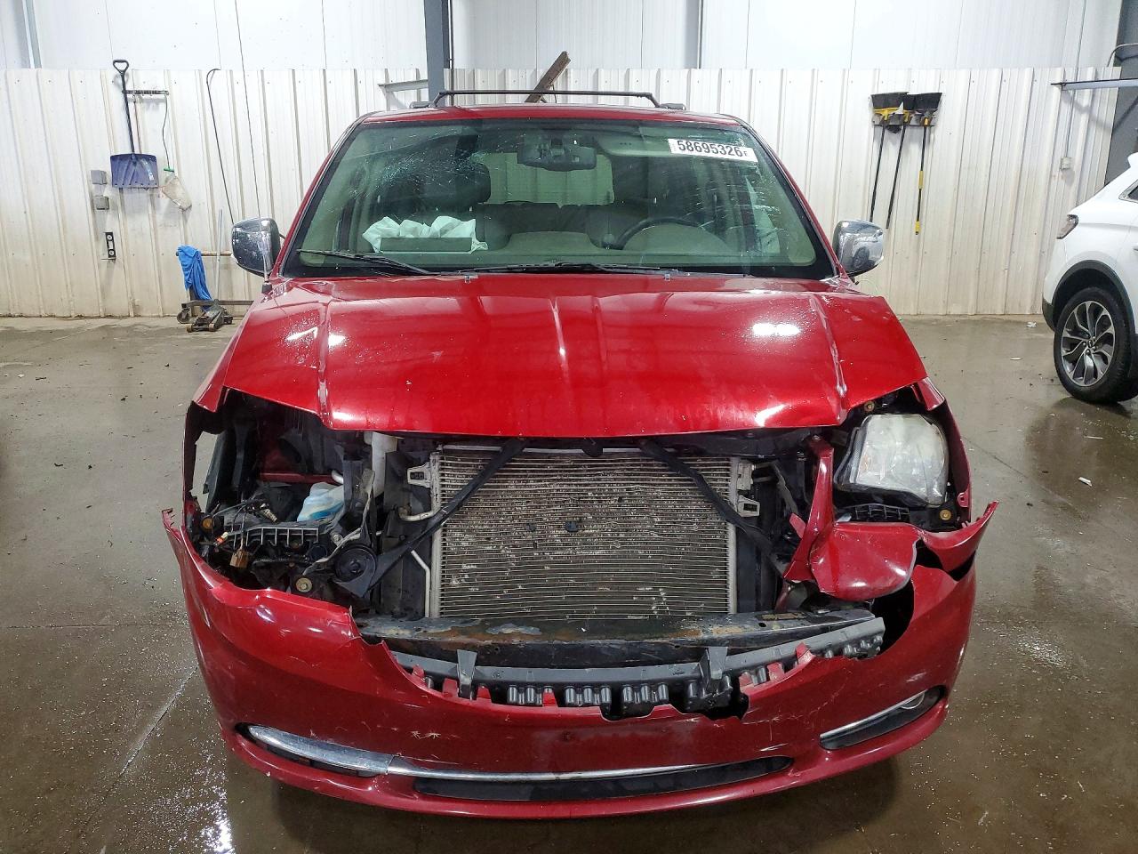 2013 Chrysler Town & Country Touring L Red vin: 2C4RC1CGXDR756637