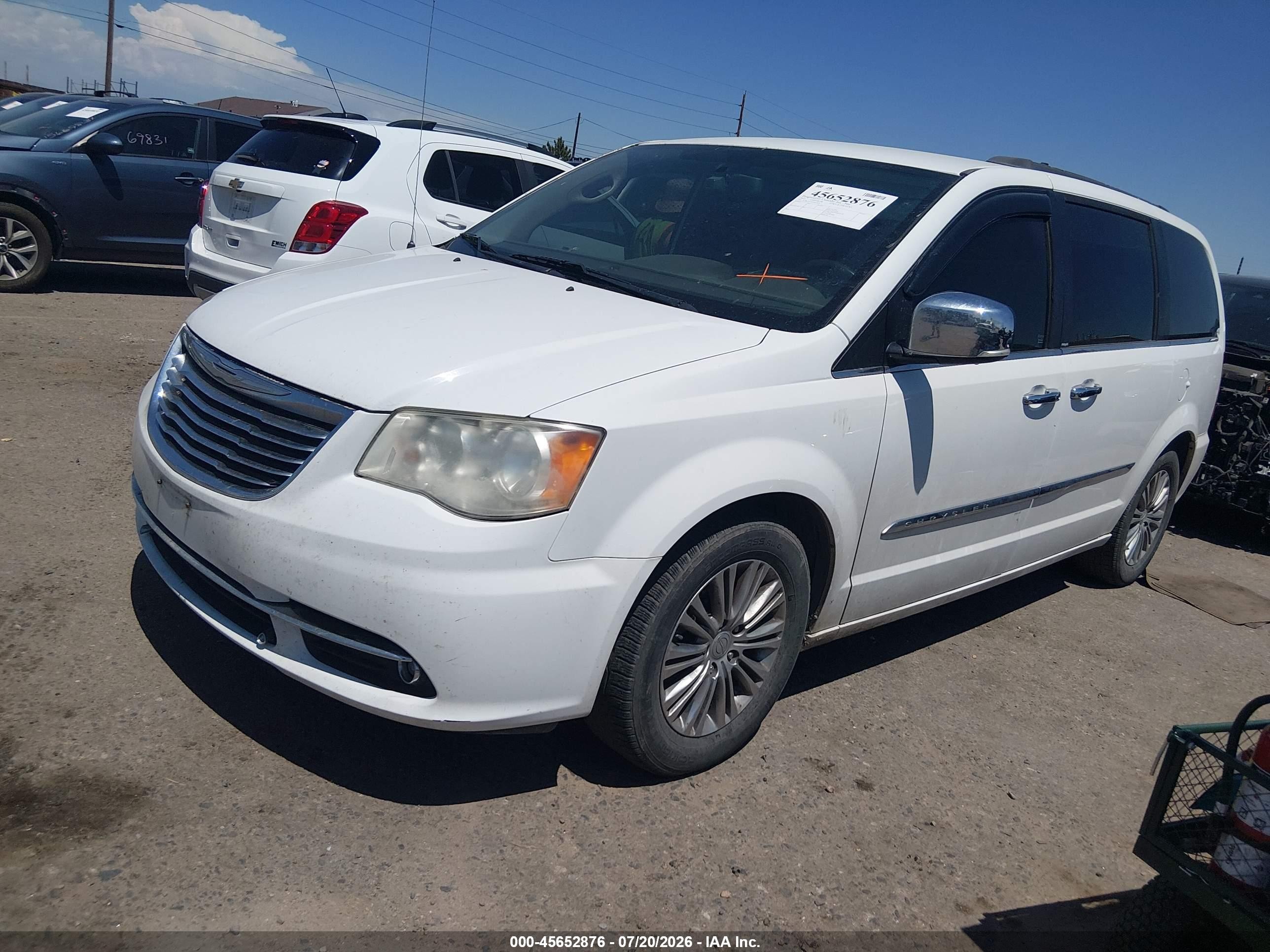2013 Chrysler Town & Country Touring-l White vin: 2C4RC1CGXDR816092