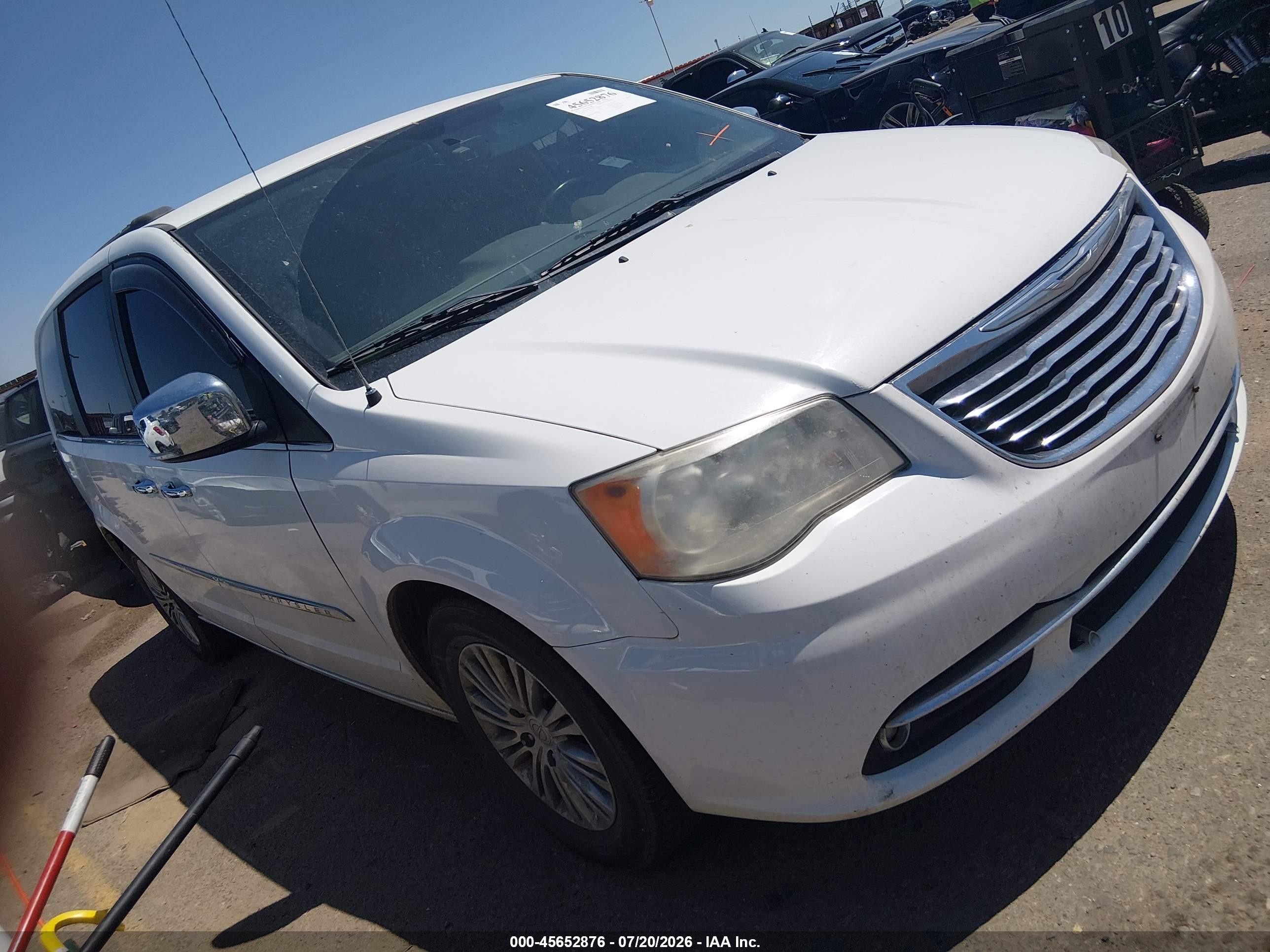 2013 Chrysler Town & Country Touring-l White vin: 2C4RC1CGXDR816092
