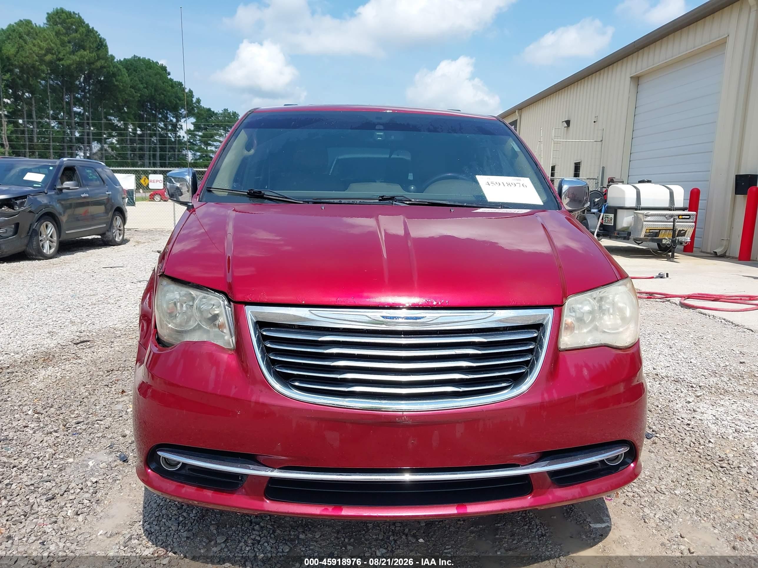 2014 Chrysler Town & Country Touring-l Red vin: 2C4RC1CGXER165208