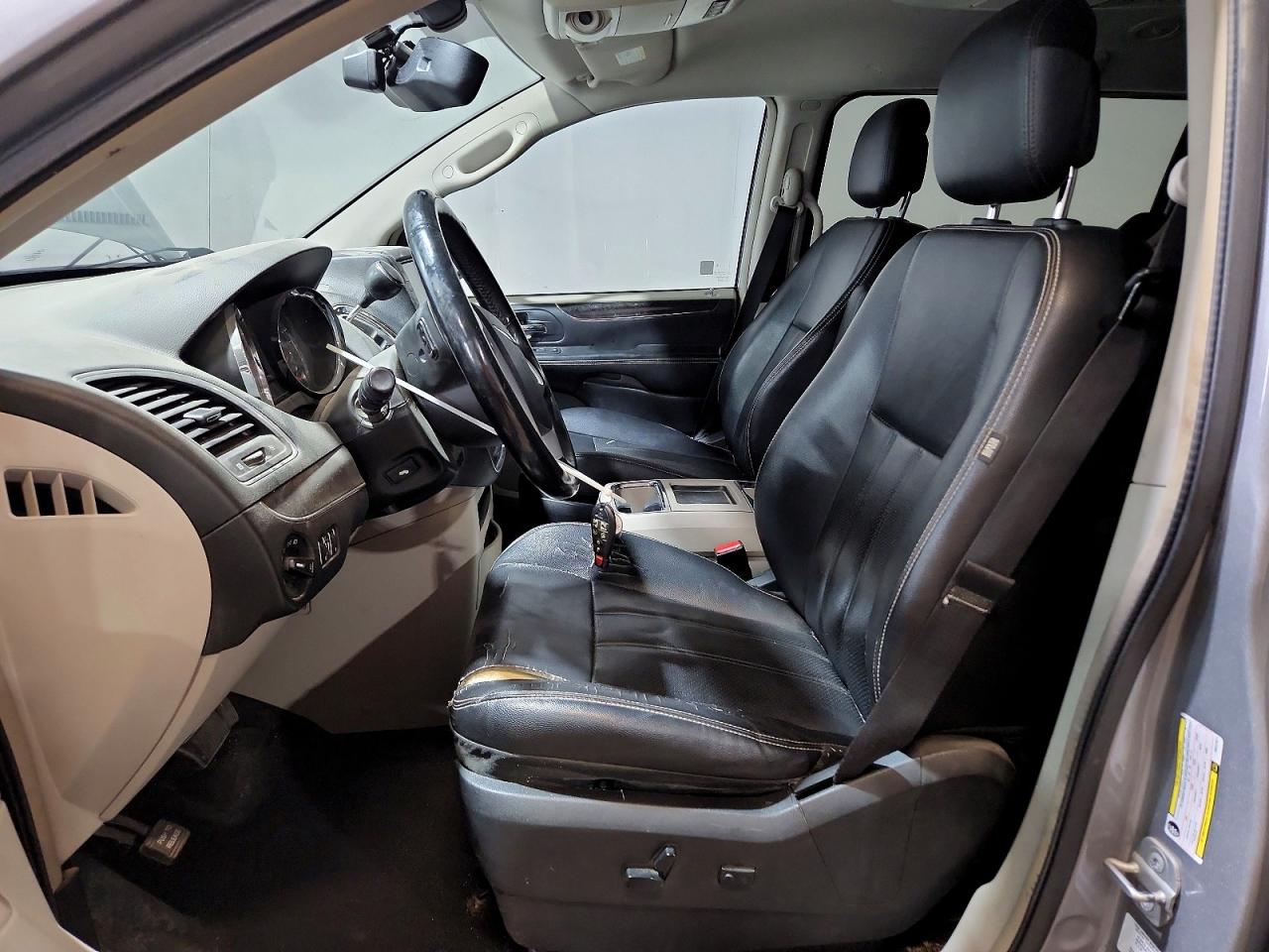 2014 Chrysler Town & Country Touring L Silver vin: 2C4RC1CGXER231871