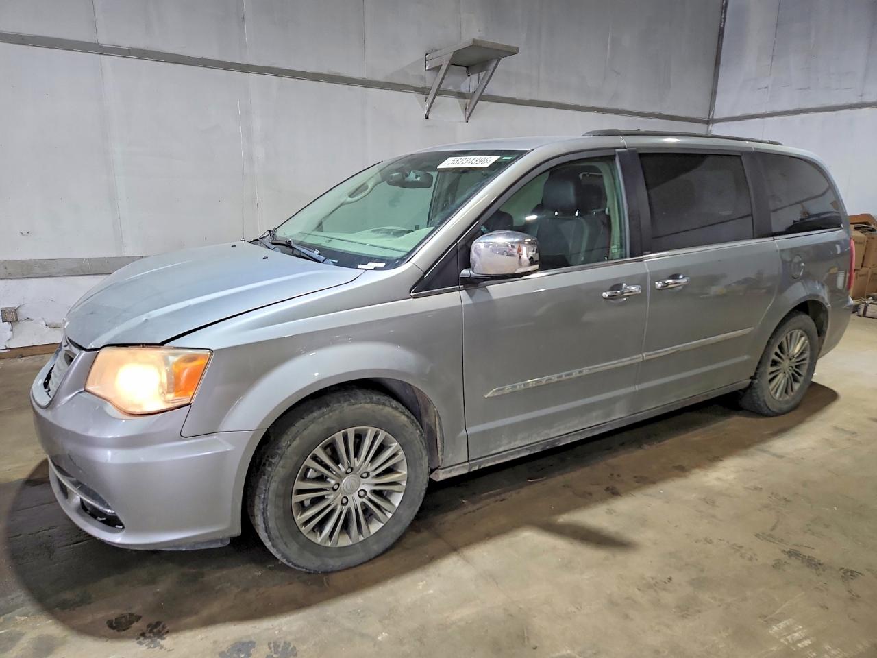 2014 Chrysler Town & Country Touring L Silver vin: 2C4RC1CGXER231871