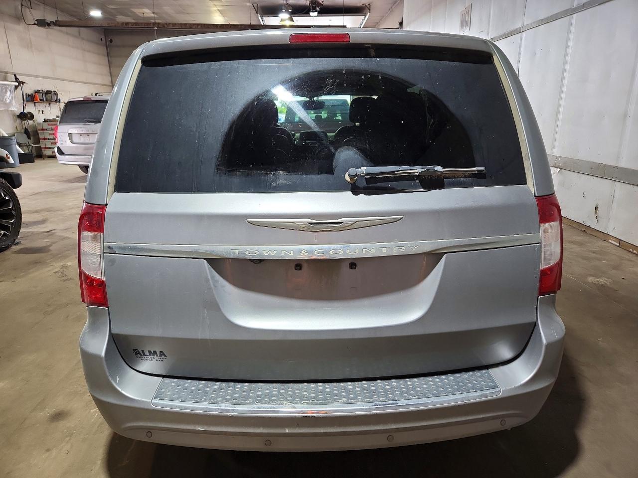 2014 Chrysler Town & Country Touring L Silver vin: 2C4RC1CGXER231871