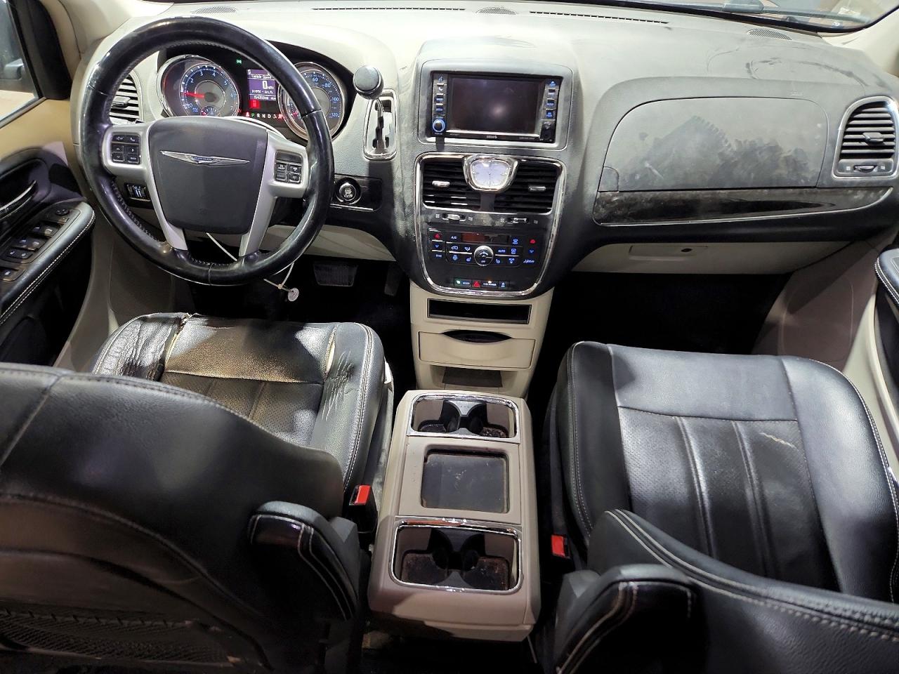 2014 Chrysler Town & Country Touring L Silver vin: 2C4RC1CGXER231871