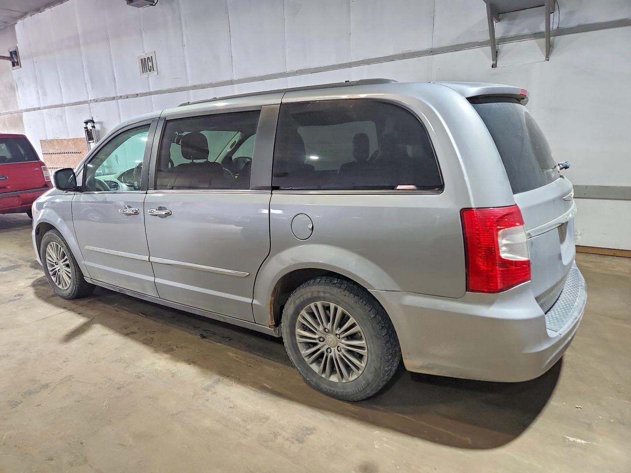 2014 Chrysler Town & Country Touring L Silver vin: 2C4RC1CGXER231871