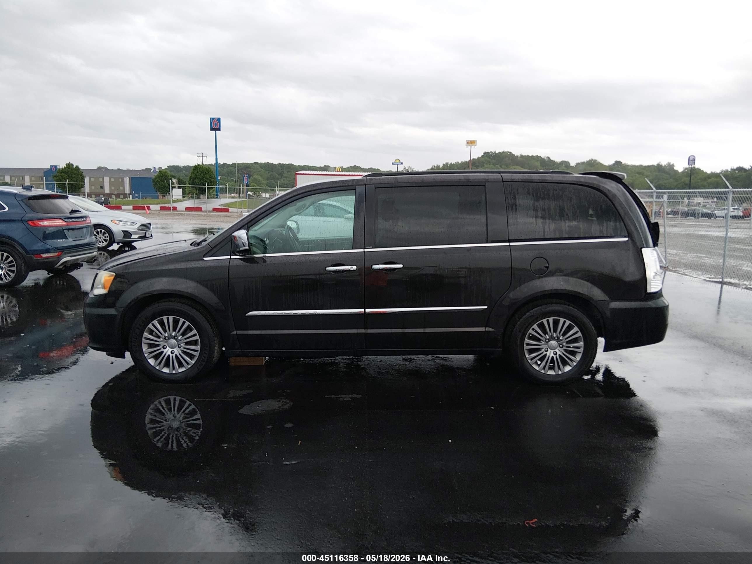 2014 Chrysler Town & Country Touring-l Black vin: 2C4RC1CGXER235161