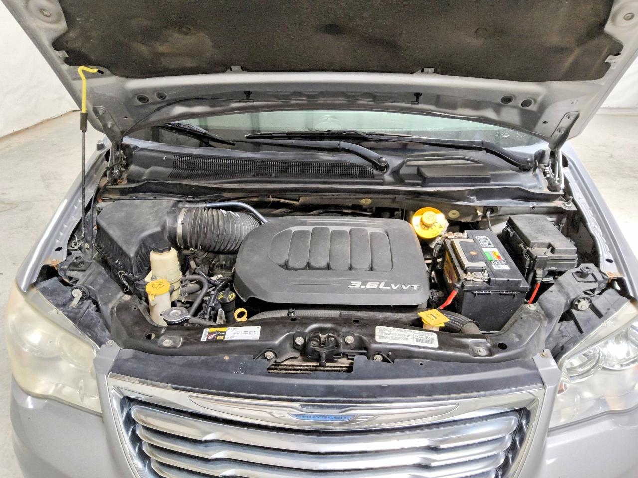 2014 Chrysler Town & Country Touring L Серебряный vin: 2C4RC1CGXER258620