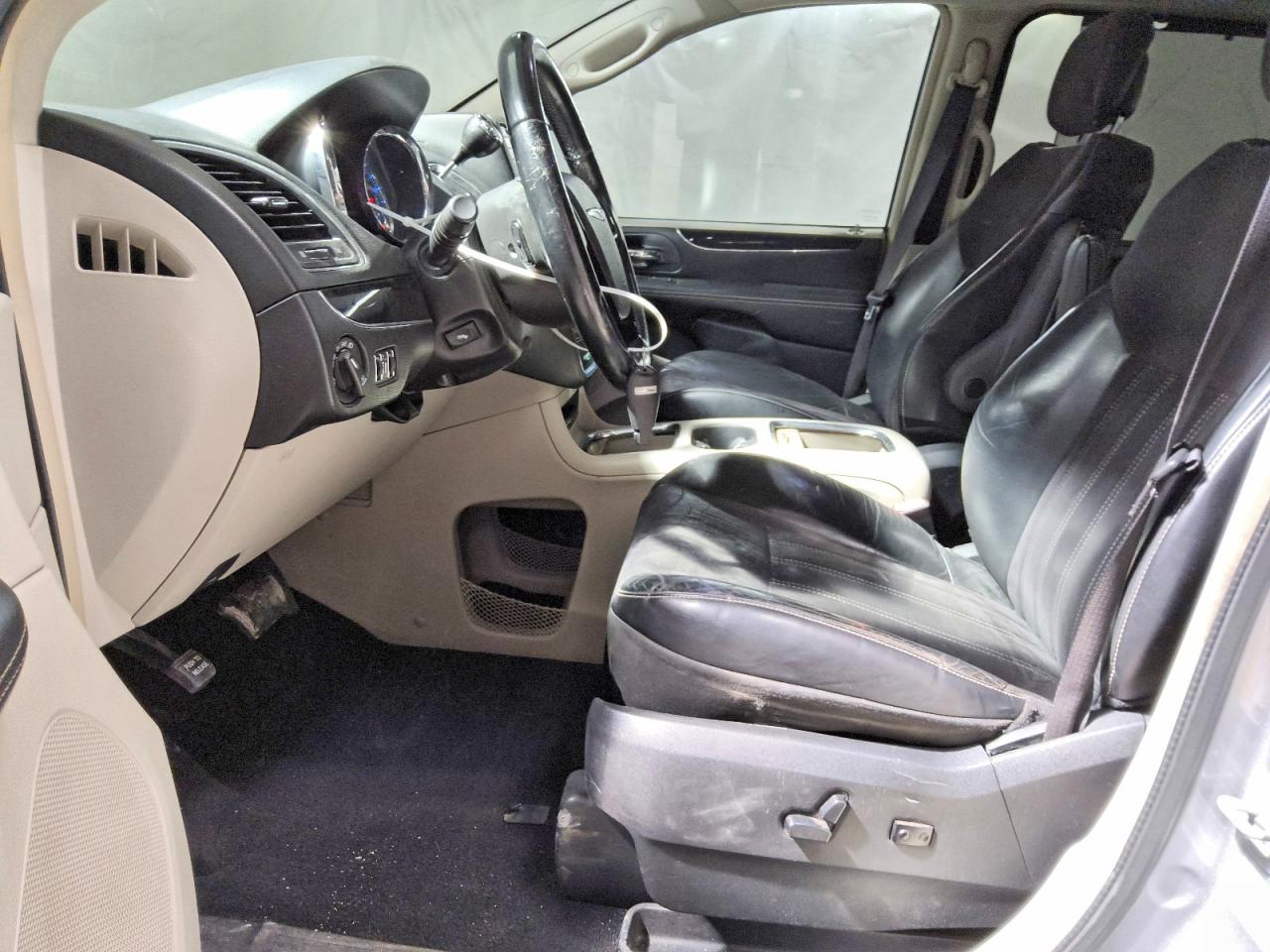 2014 Chrysler Town & Country Touring L Серебряный vin: 2C4RC1CGXER258620